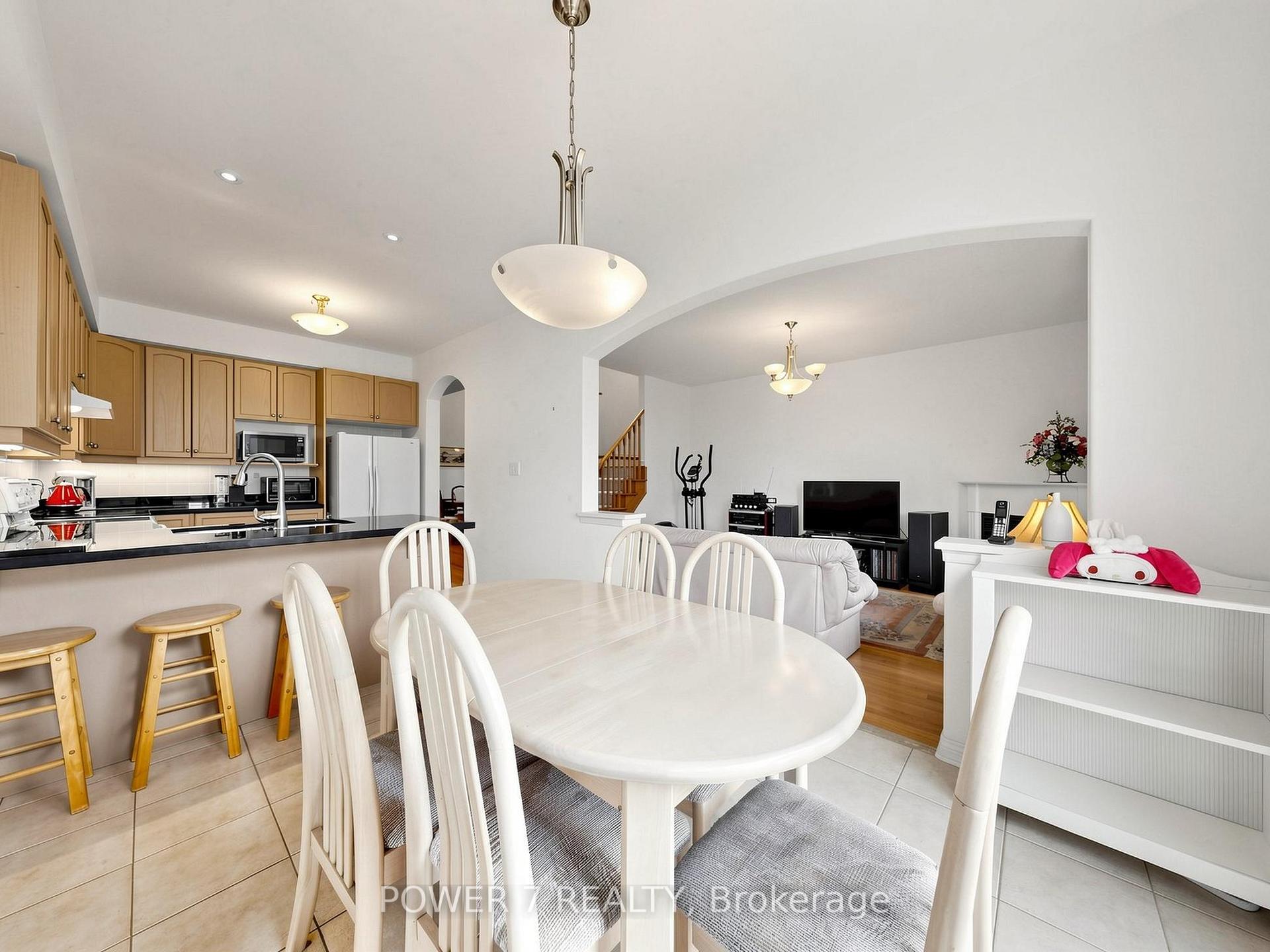 Photo 20 of 16 Barkwood Hollow, Markham, Berczy — HOMEH