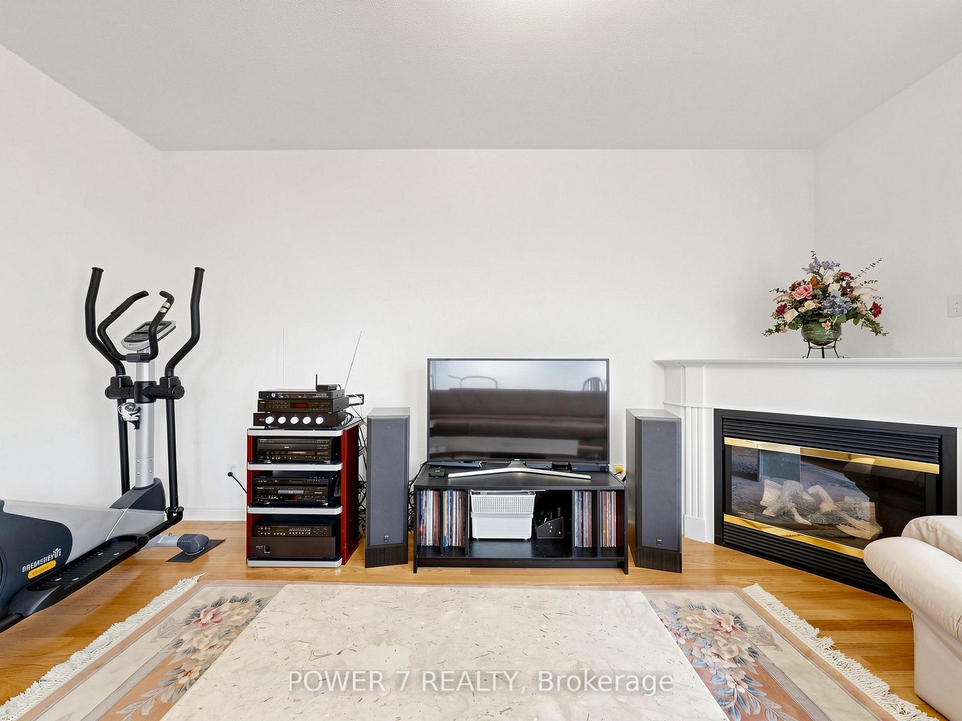 Photo 25 of 16 Barkwood Hollow, Markham, Berczy — HOMEH