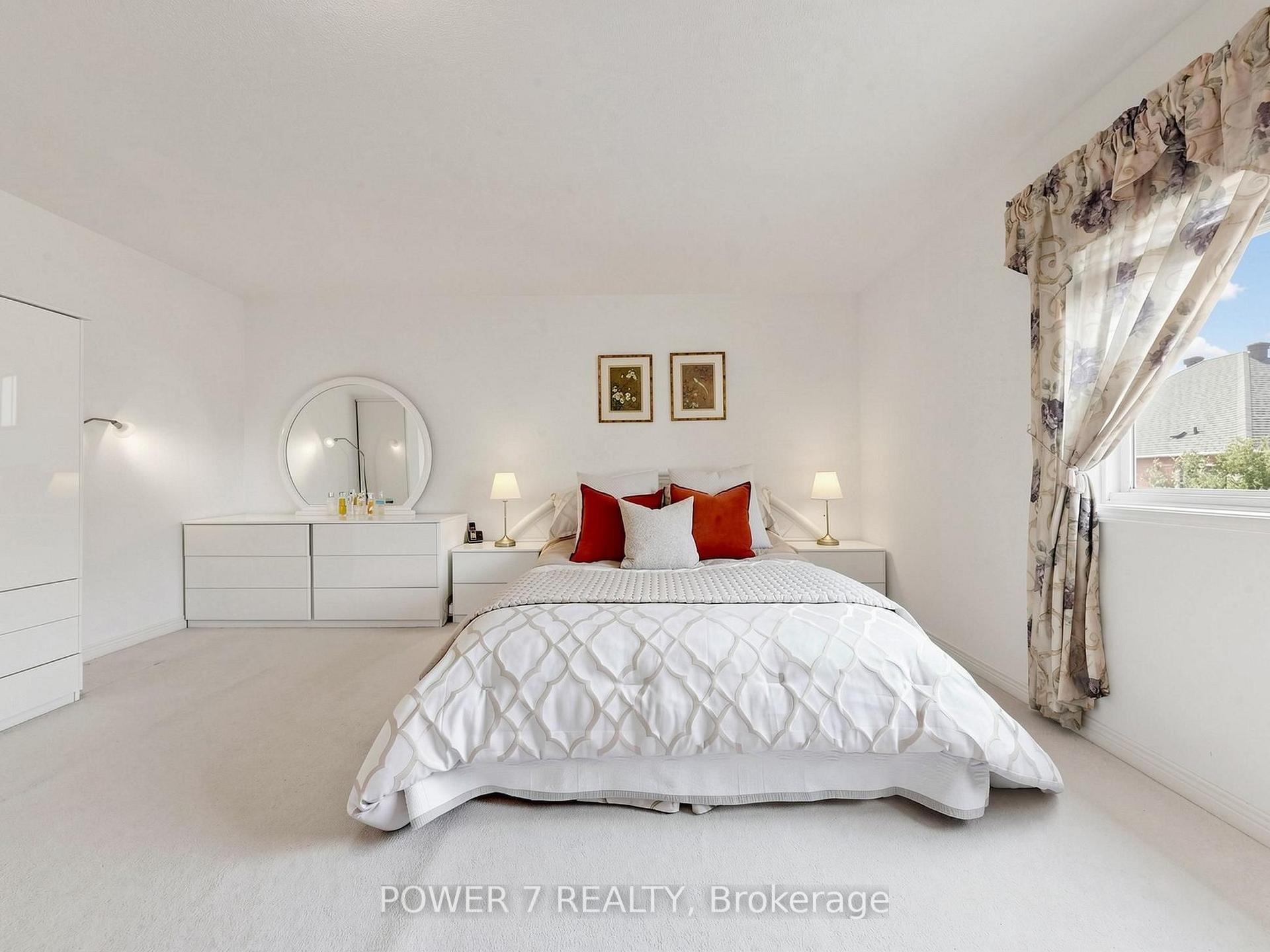Photo 32 of 16 Barkwood Hollow, Markham, Berczy — HOMEH
