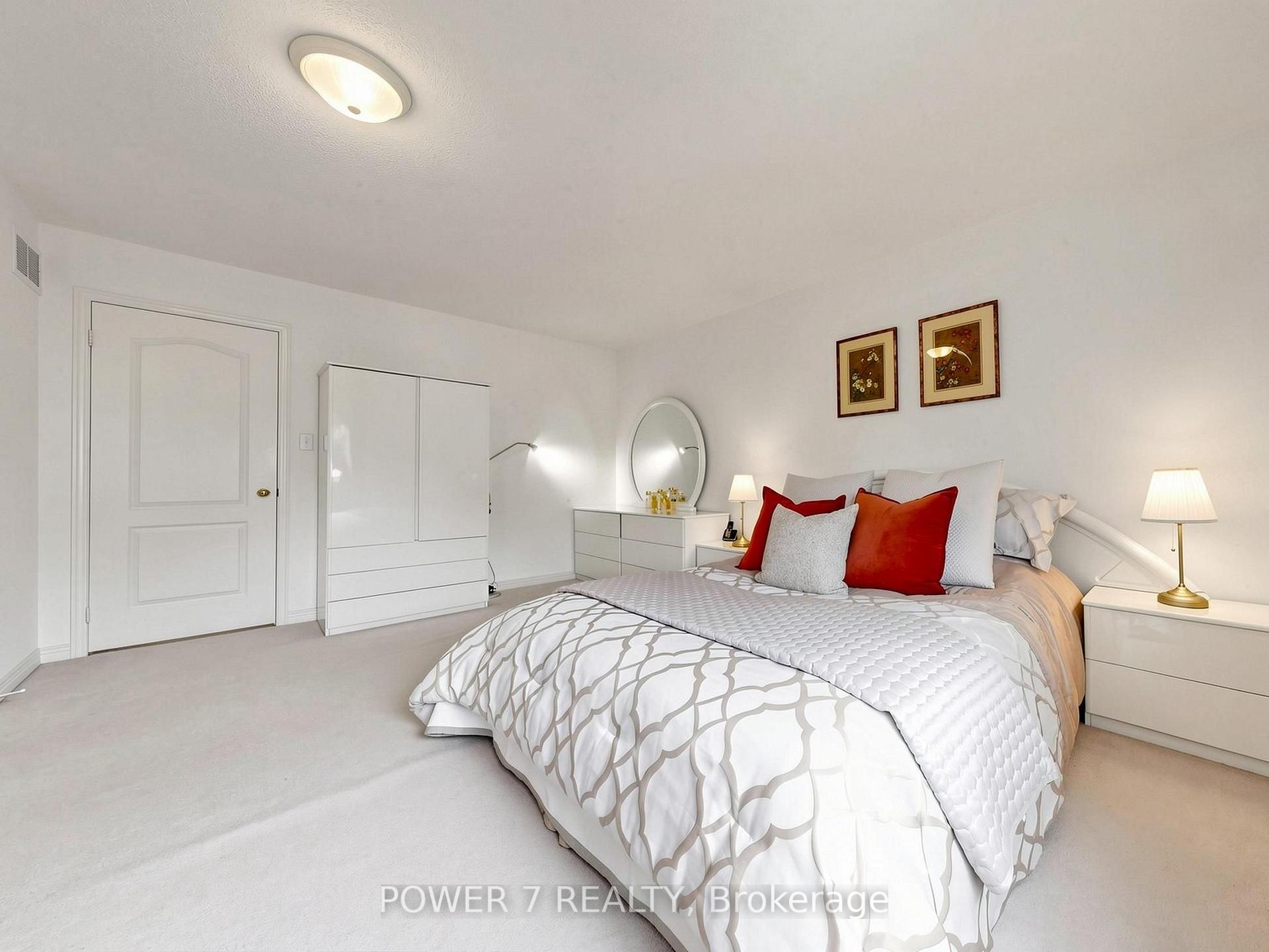 Photo 33 of 16 Barkwood Hollow, Markham, Berczy — HOMEH