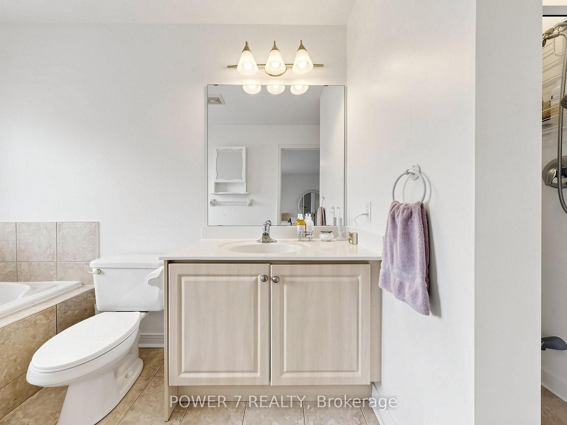 Photo 35 of 16 Barkwood Hollow, Markham, Berczy — HOMEH