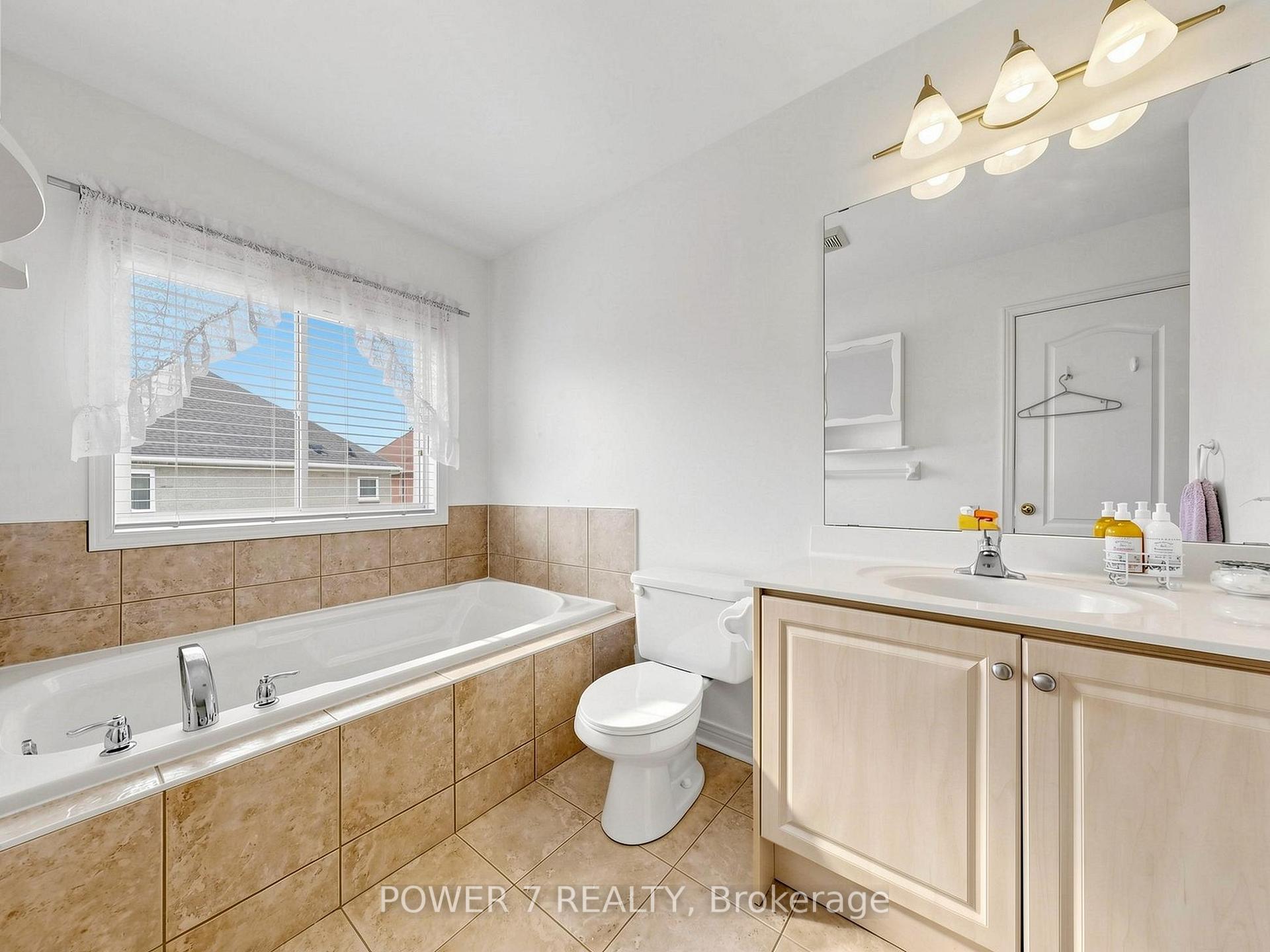 Photo 36 of 16 Barkwood Hollow, Markham, Berczy — HOMEH