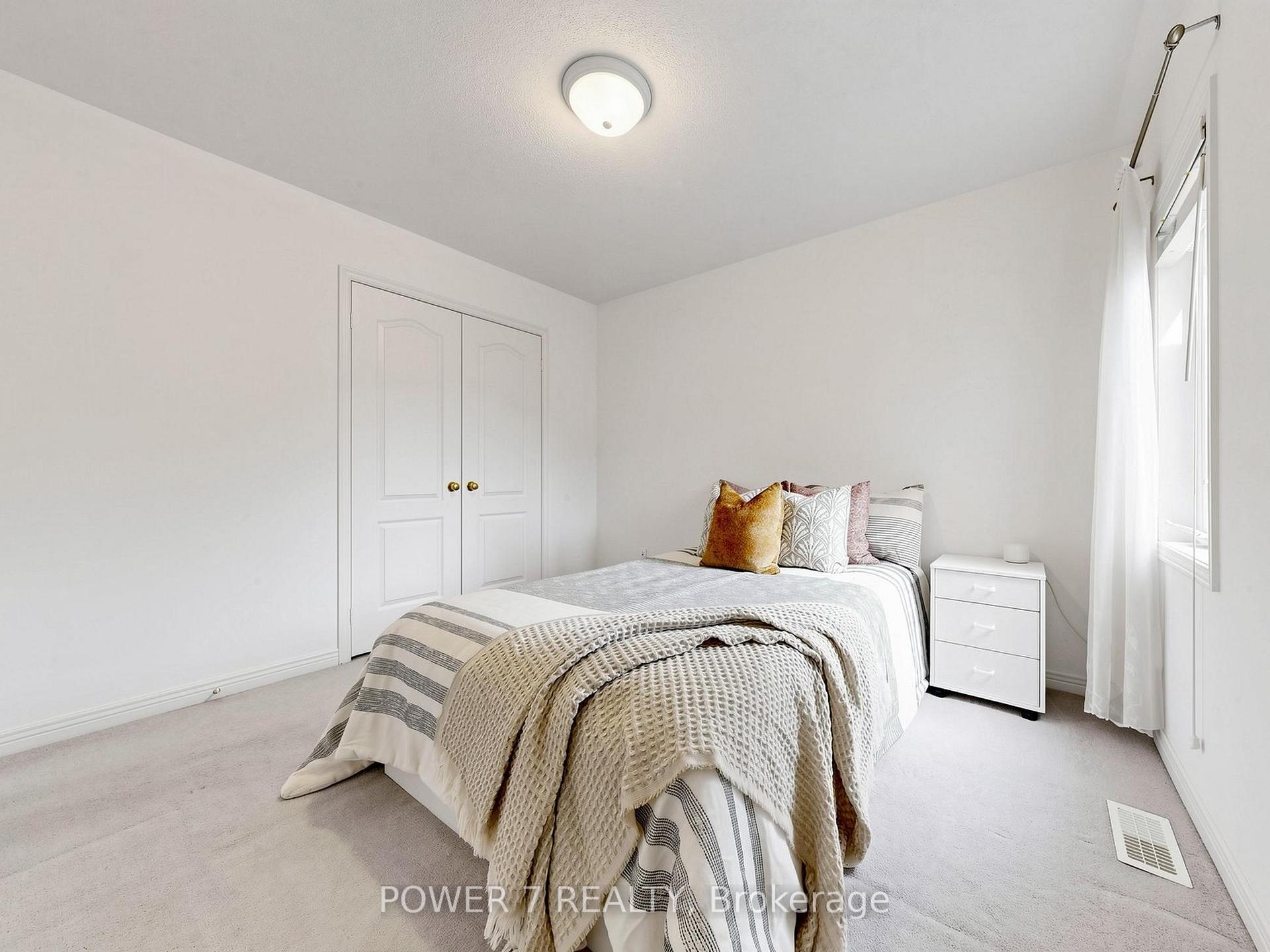 Photo 43 of 16 Barkwood Hollow, Markham, Berczy — HOMEH