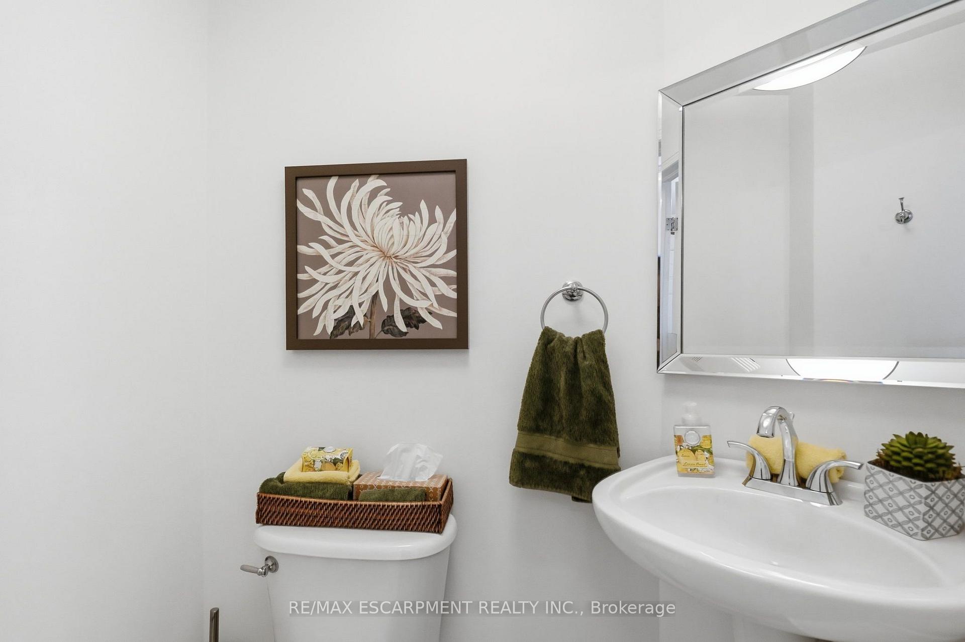 Photo 6 of 64 Redfern Avenue, Hamilton, Mountview — HOMEH