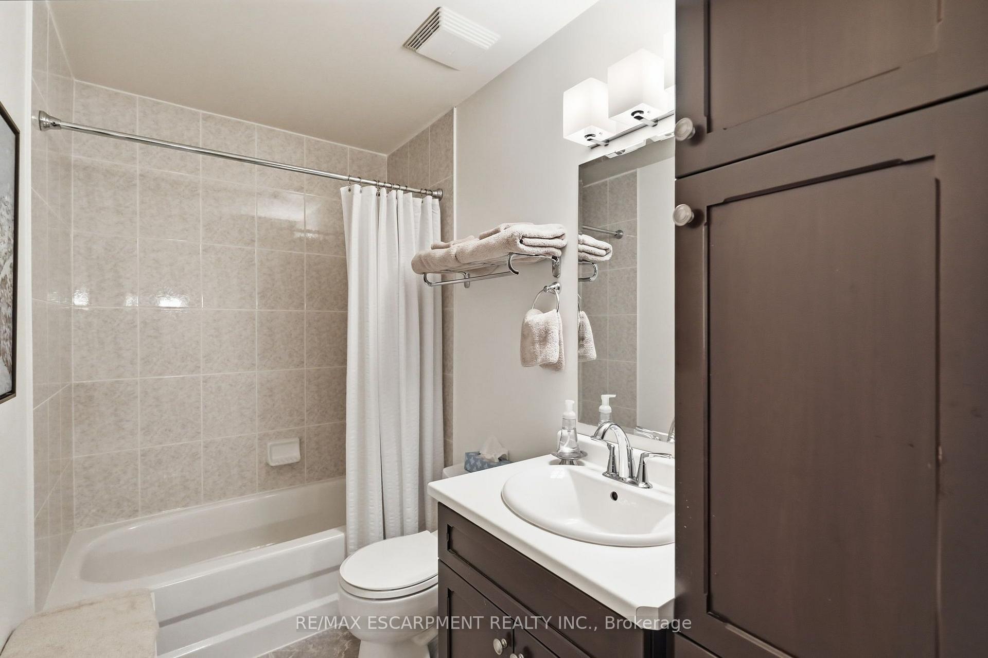 Photo 30 of 64 Redfern Avenue, Hamilton, Mountview — HOMEH