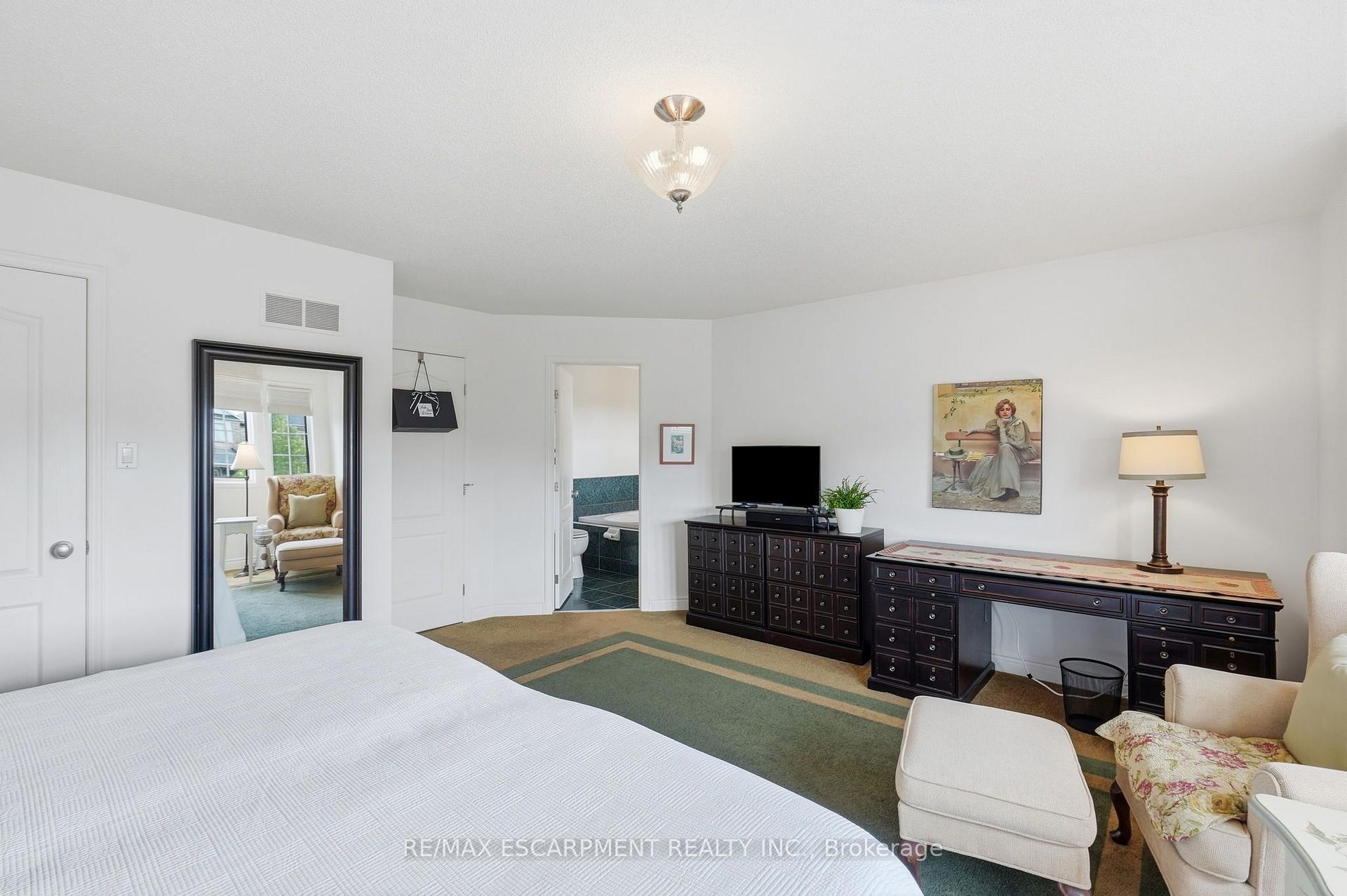Photo 32 of 64 Redfern Avenue, Hamilton, Mountview — HOMEH