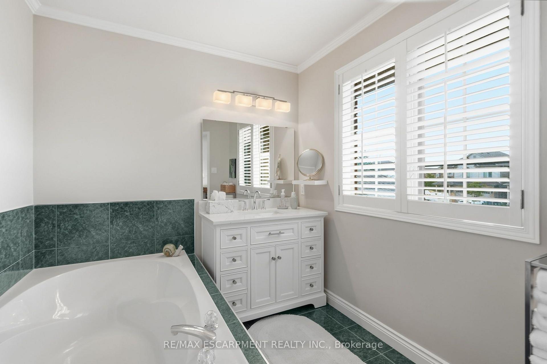 Photo 34 of 64 Redfern Avenue, Hamilton, Mountview — HOMEH