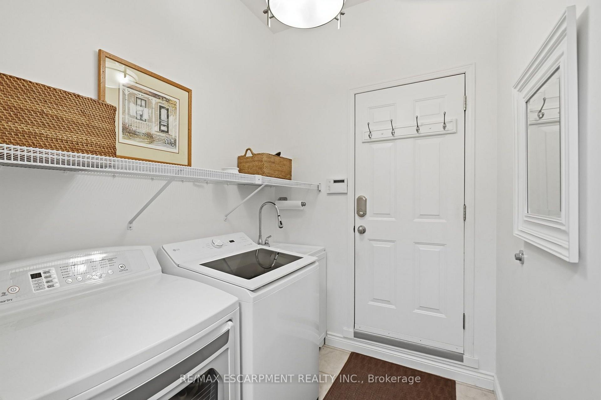 Photo 36 of 64 Redfern Avenue, Hamilton, Mountview — HOMEH