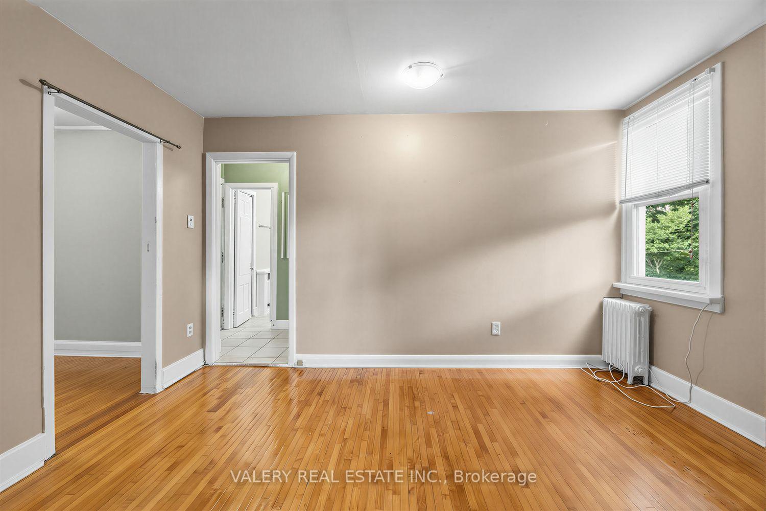 Photo 5 of Unit 4, 8 Thirty Third Street, Etobicoke, Long Branch — HOMEH