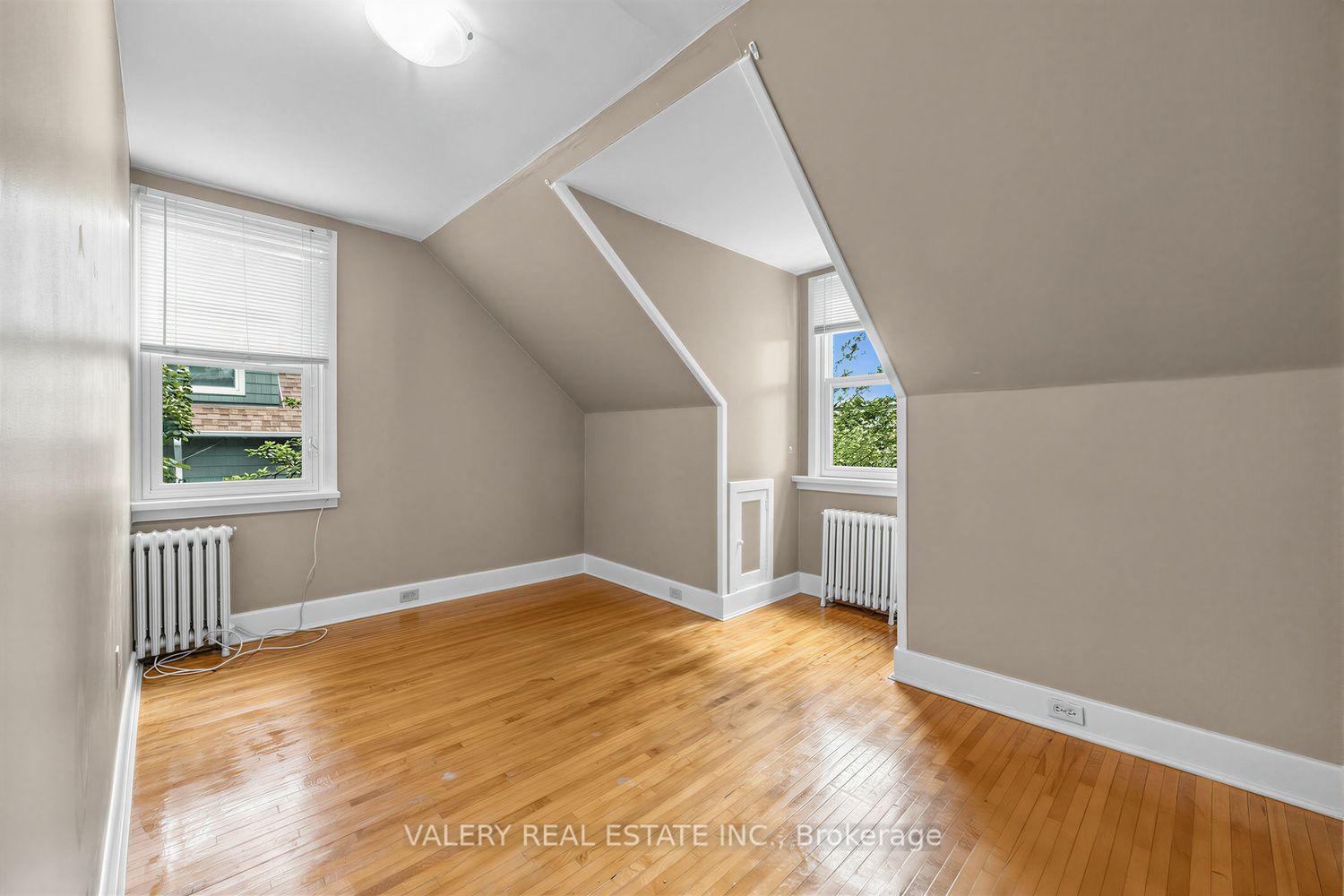 Photo 4 of Unit 4, 8 Thirty Third Street, Etobicoke, Long Branch — HOMEH