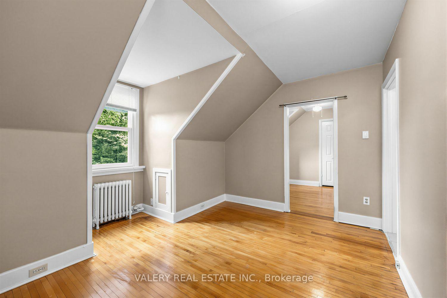 Photo 6 of Unit 4, 8 Thirty Third Street, Etobicoke, Long Branch — HOMEH