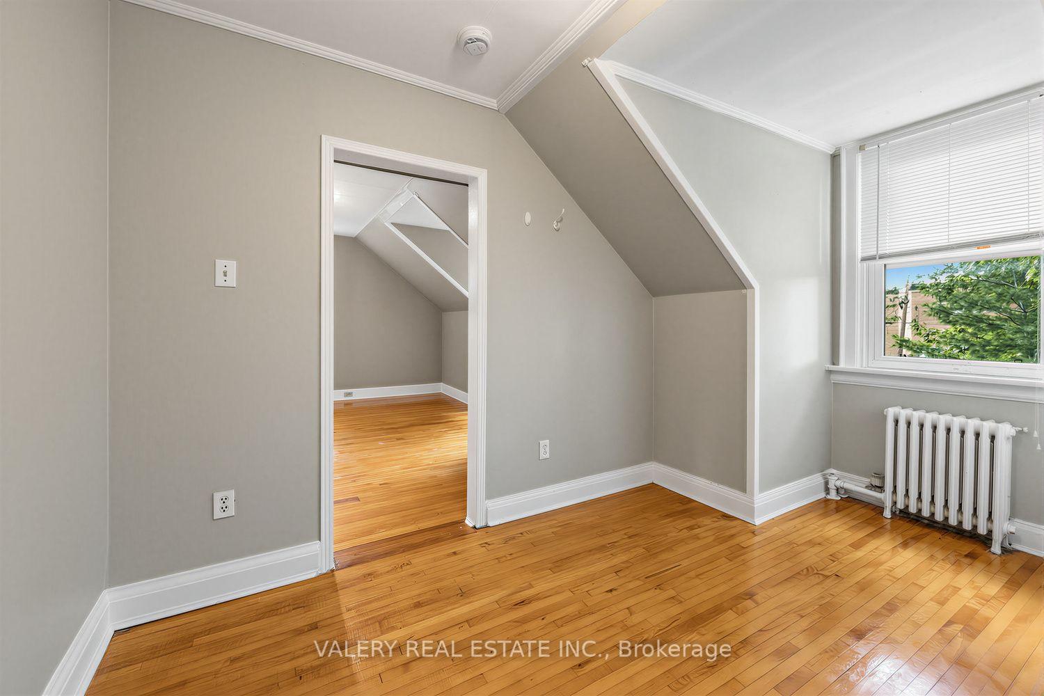 Photo 8 of Unit 4, 8 Thirty Third Street, Etobicoke, Long Branch — HOMEH