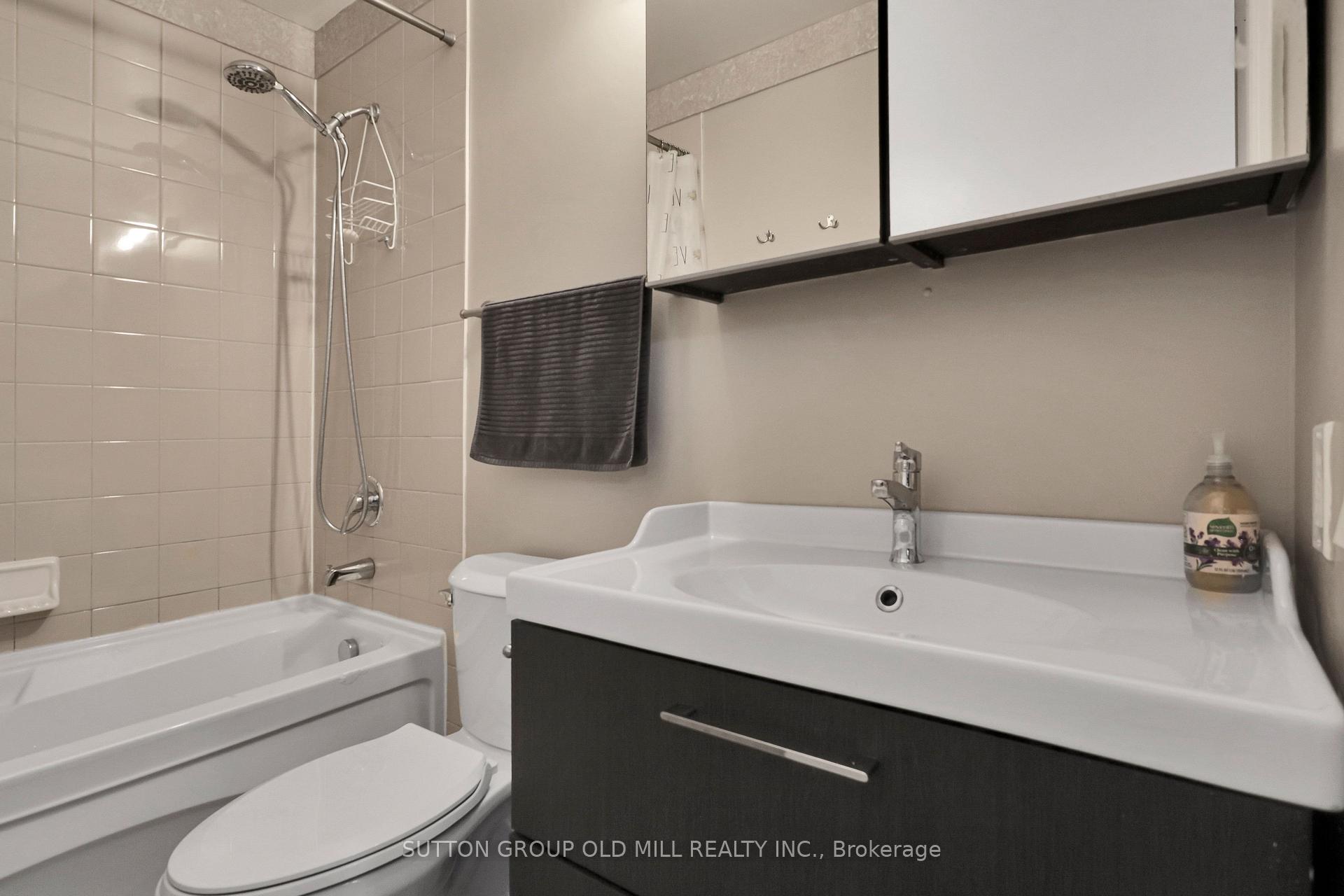 Photo 14 of Unit 1207, 85 Bloor Street E, Toronto, Church-Yonge Corridor — HOMEH