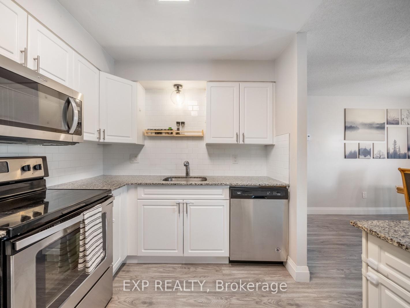Photo 8 of Unit 301, 276 Eiwo Court, Waterloo, Lexington — HOMEH