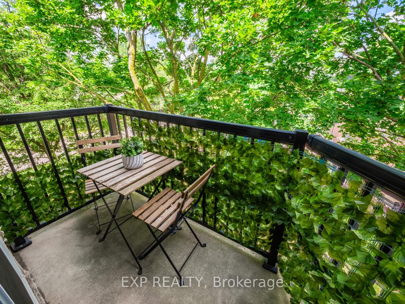 Photo 15 of Unit 301, 276 Eiwo Court, Waterloo, Lexington — HOMEH