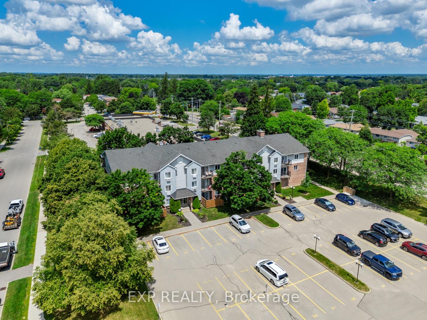 Photo 26 of Unit 301, 276 Eiwo Court, Waterloo, Lexington — HOMEH