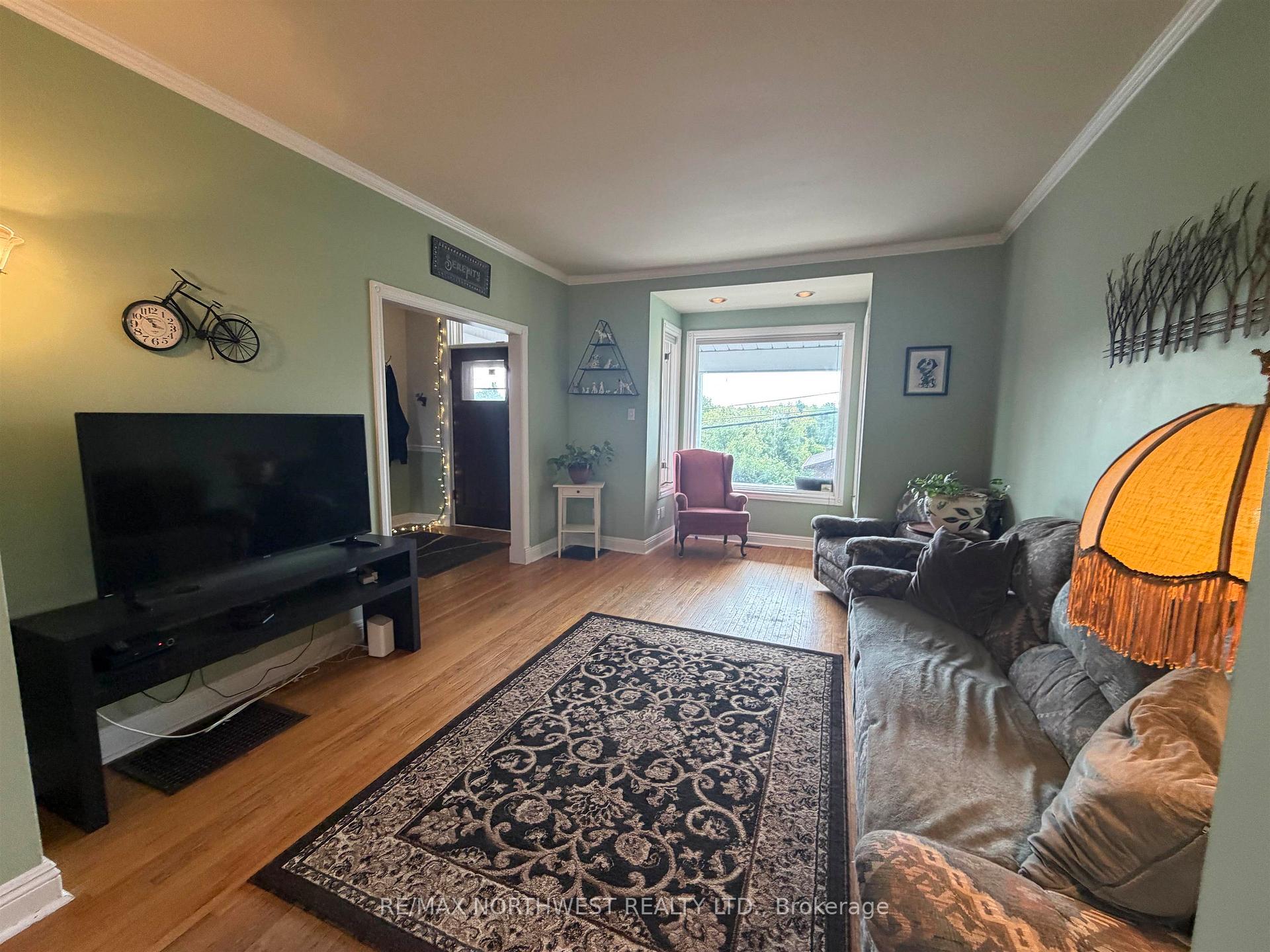 Photo 8 of 512 Third Street South, Kenora, Central — HOMEH