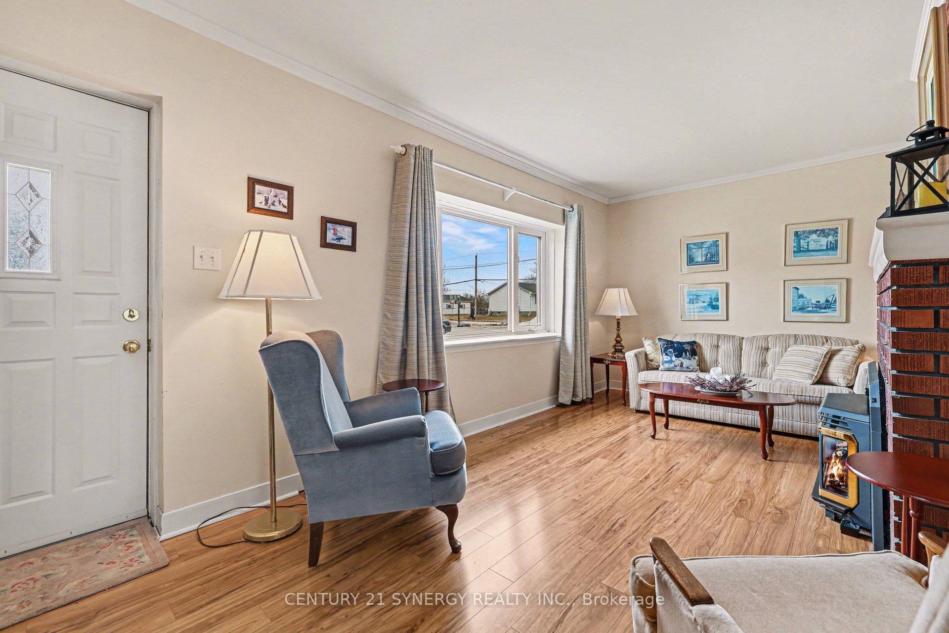 Photo 3 of 20 Condie Street, Smiths Falls, Smiths Falls — HOMEH