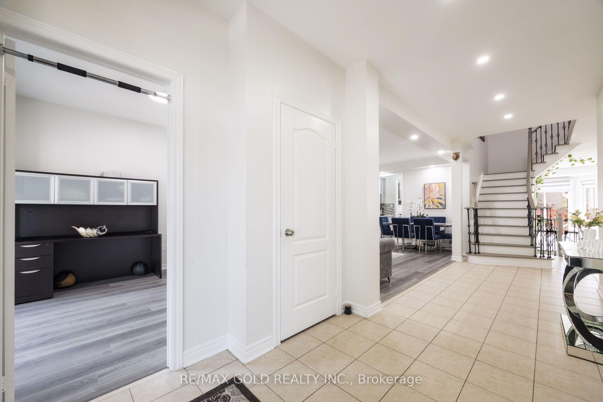 Photo 11 of 50 Northface Crescent, Brampton, Sandringham-Wellington — HOMEH