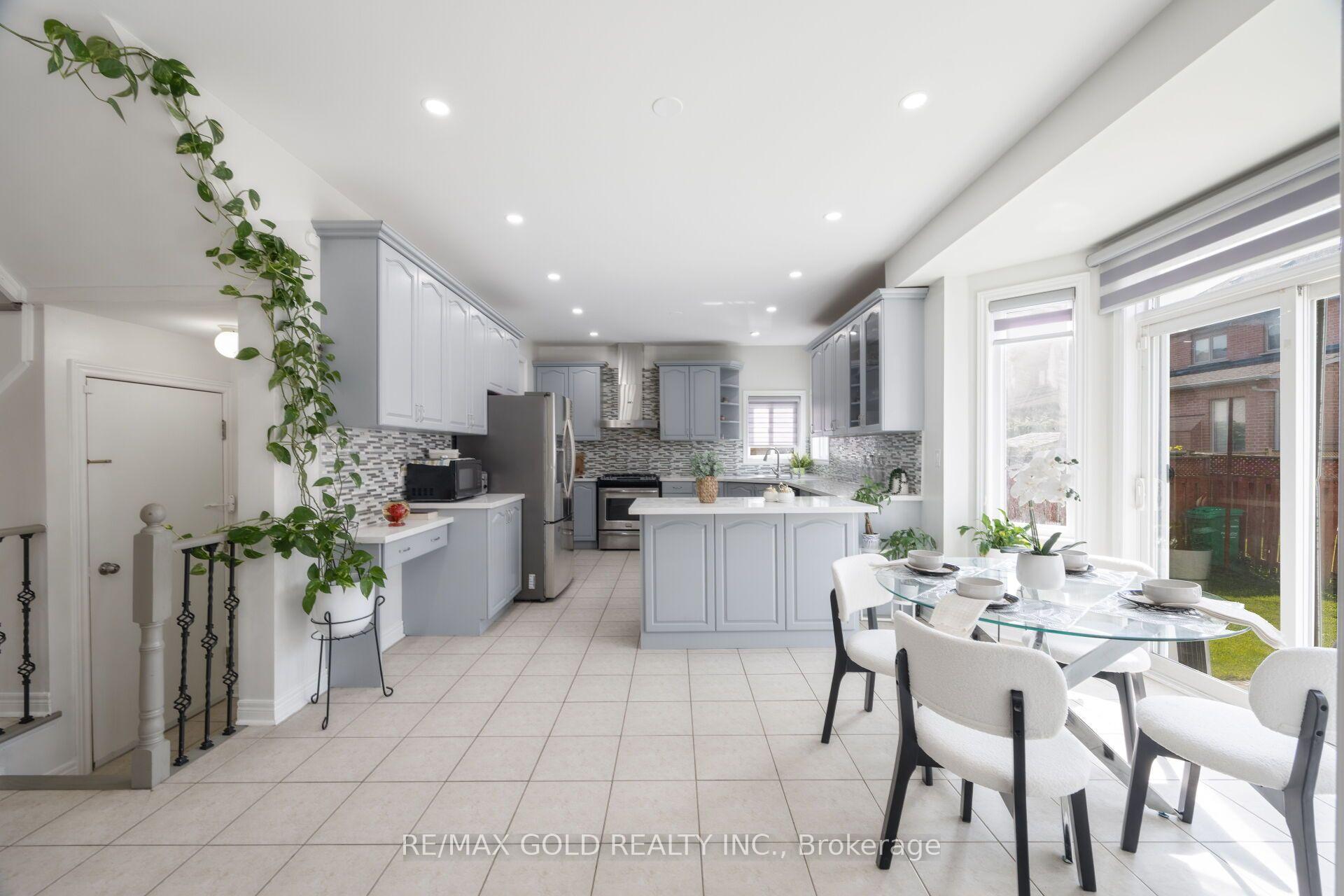 Photo 20 of 50 Northface Crescent, Brampton, Sandringham-Wellington — HOMEH