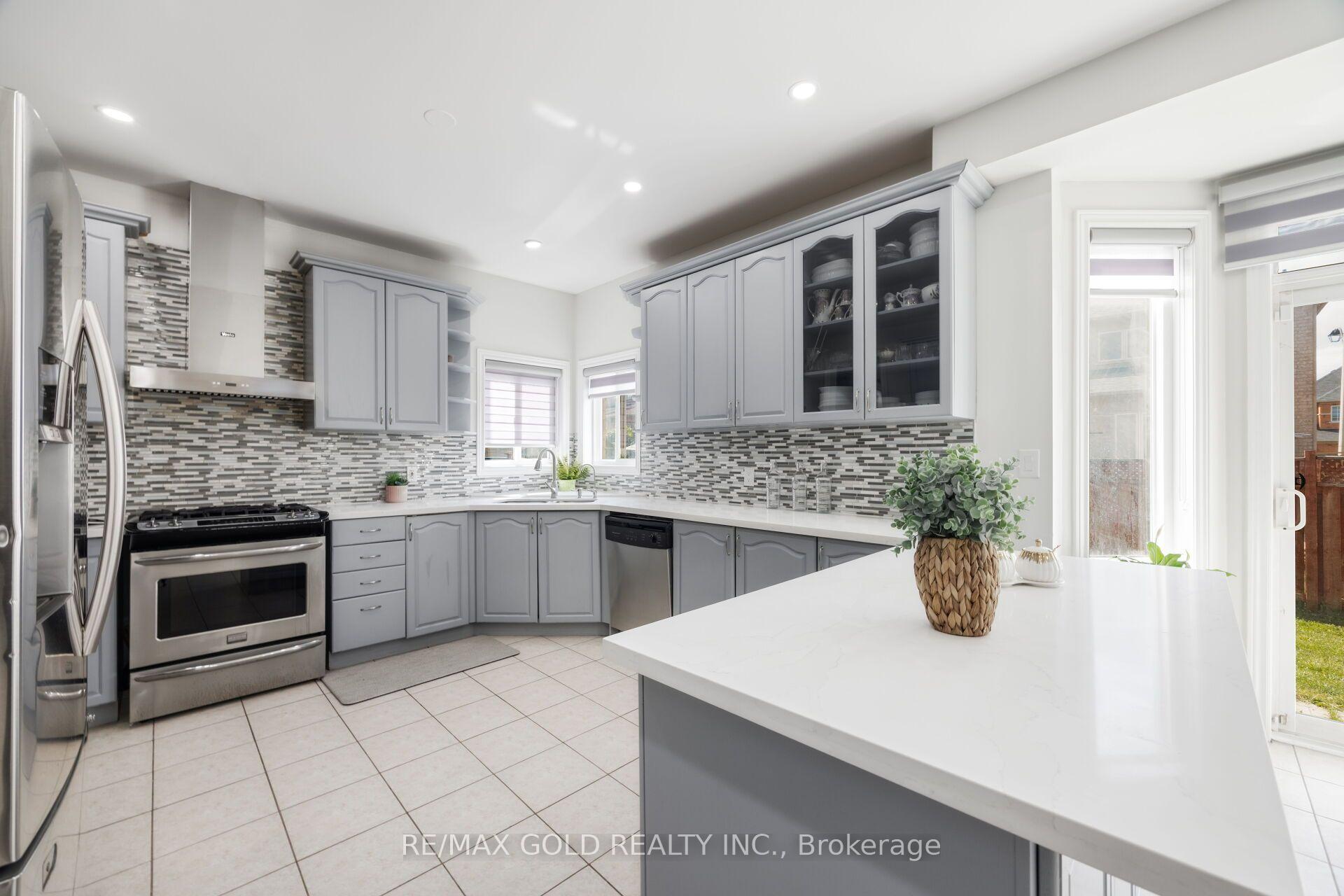 Photo 22 of 50 Northface Crescent, Brampton, Sandringham-Wellington — HOMEH