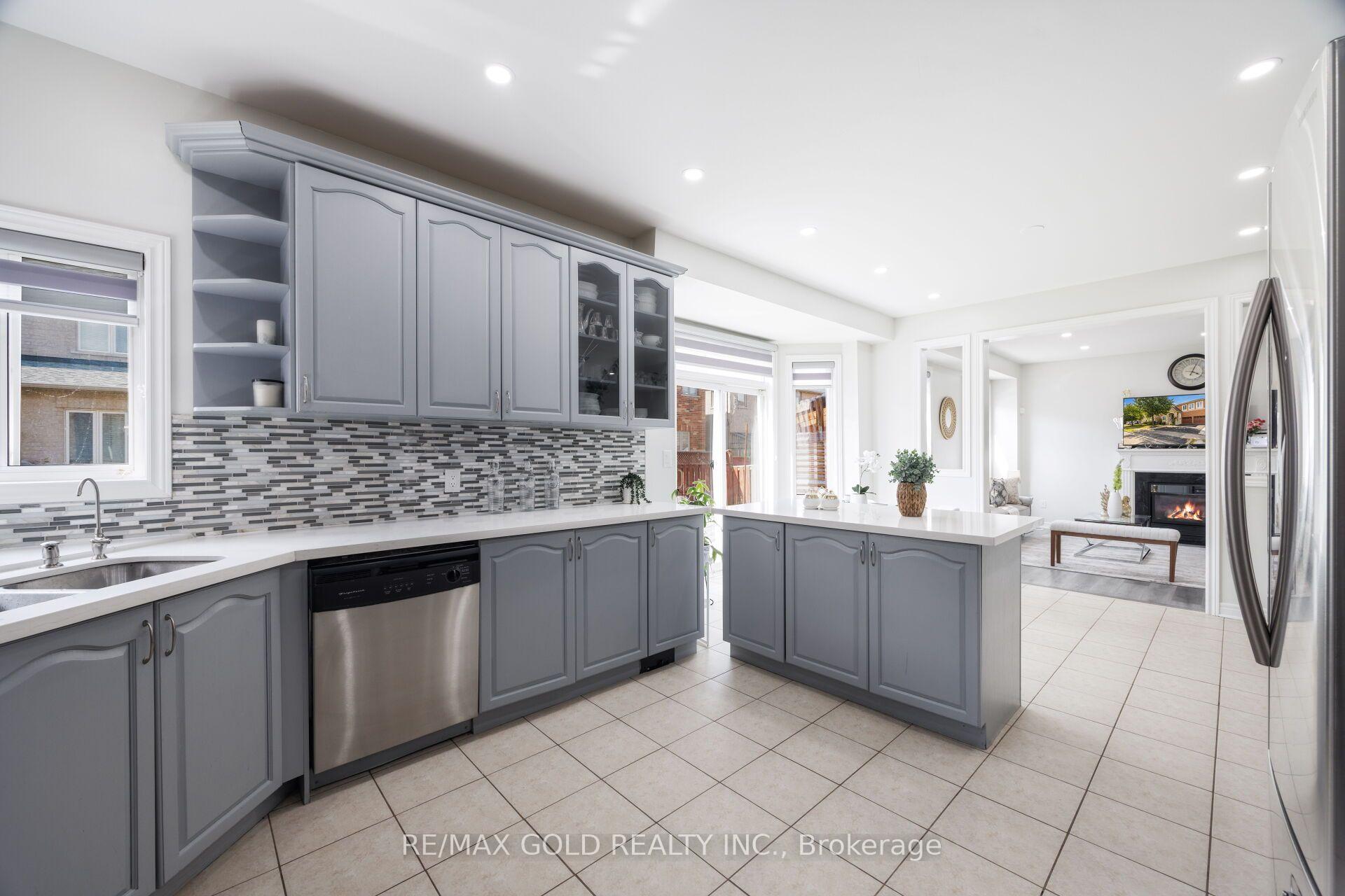 Photo 24 of 50 Northface Crescent, Brampton, Sandringham-Wellington — HOMEH