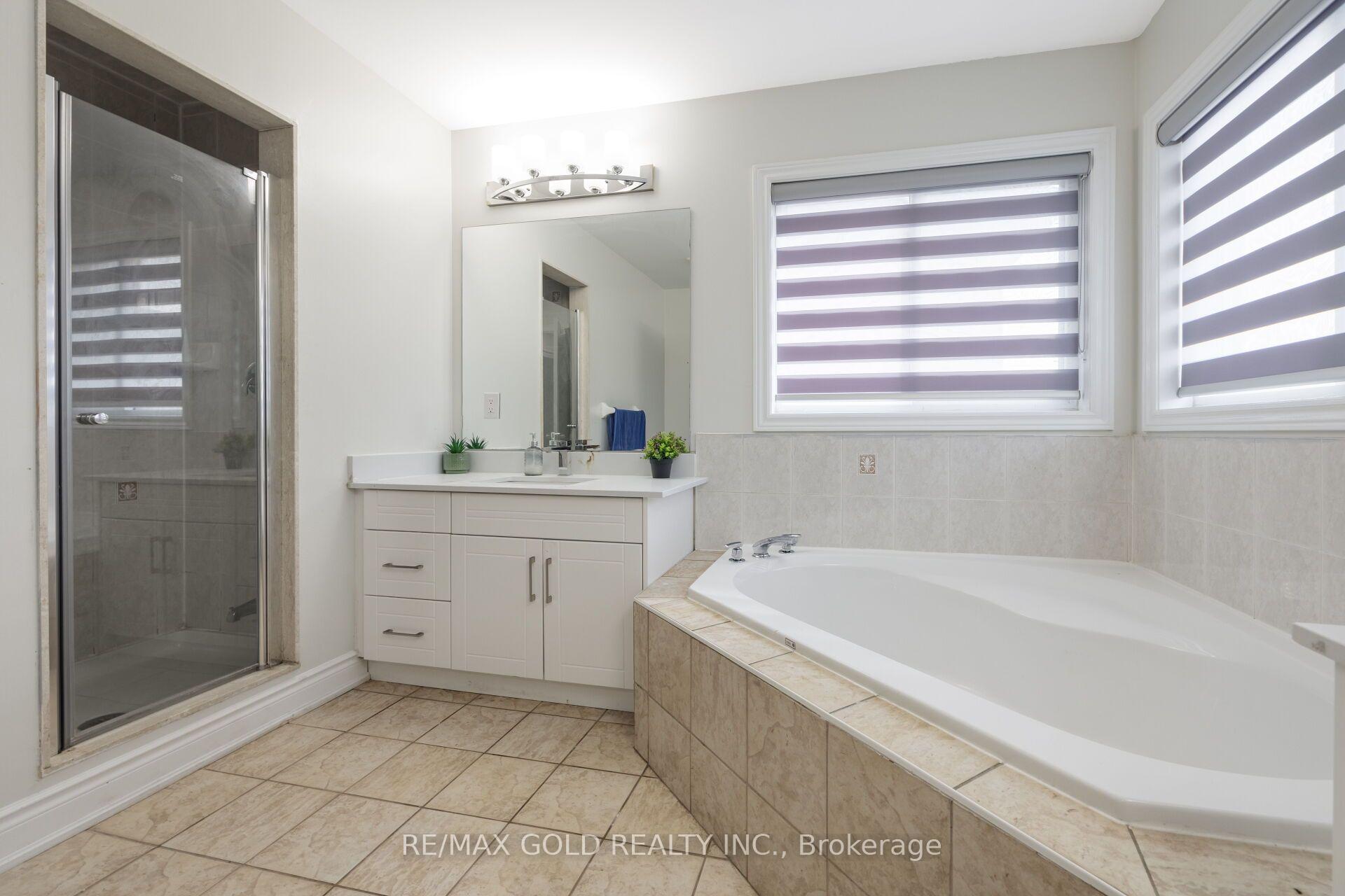 Photo 42 of 50 Northface Crescent, Brampton, Sandringham-Wellington — HOMEH