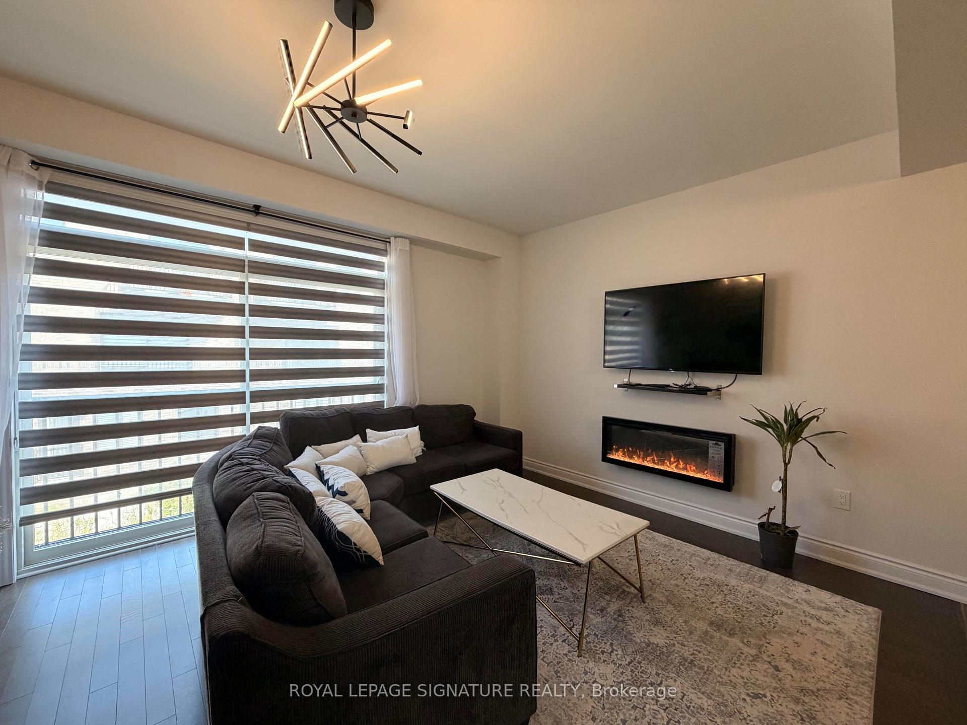 Photo 6 of 52 Tennant Circle, Vaughan, Vellore Village — HOMEH