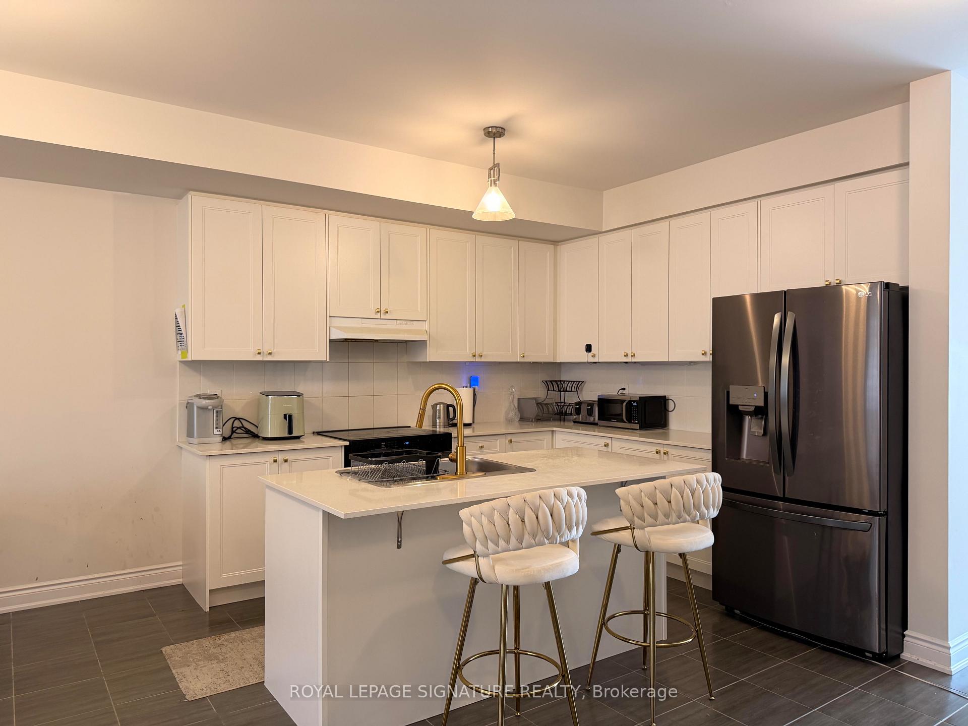 Photo 2 of 52 Tennant Circle, Vaughan, Vellore Village — HOMEH