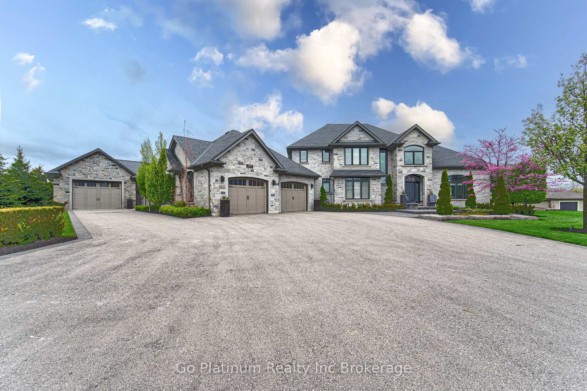 Photo 1 of 100 Deer Crescent, Norwich, Burgessville — HOMEH