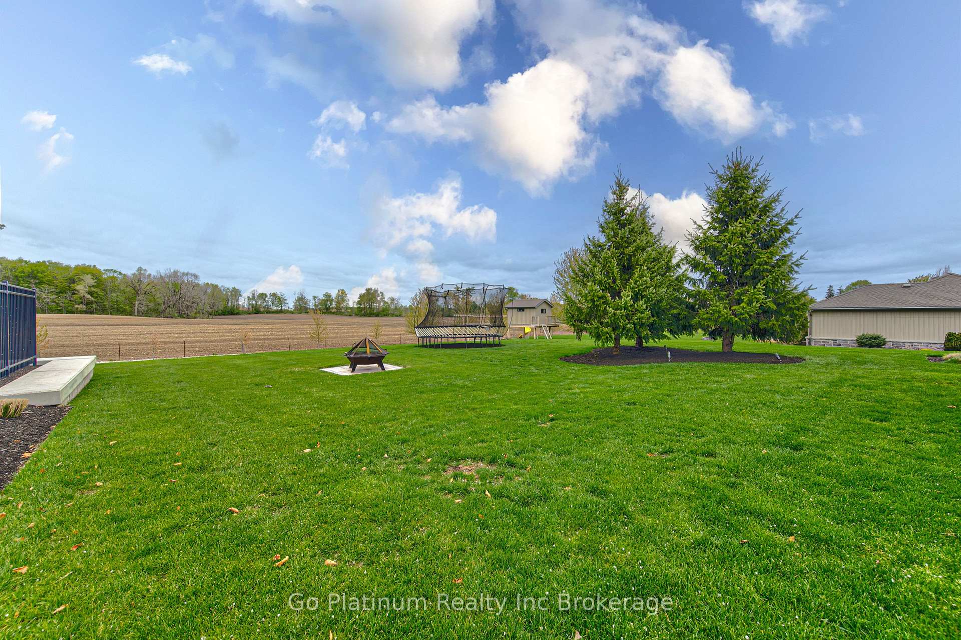 Photo 46 of 100 Deer Crescent, Norwich, Burgessville — HOMEH