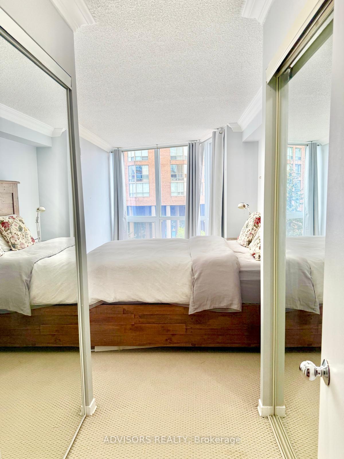Photo 10 of Unit 807, 1055 Bay Street, Toronto, Bay Street Corridor — HOMEH