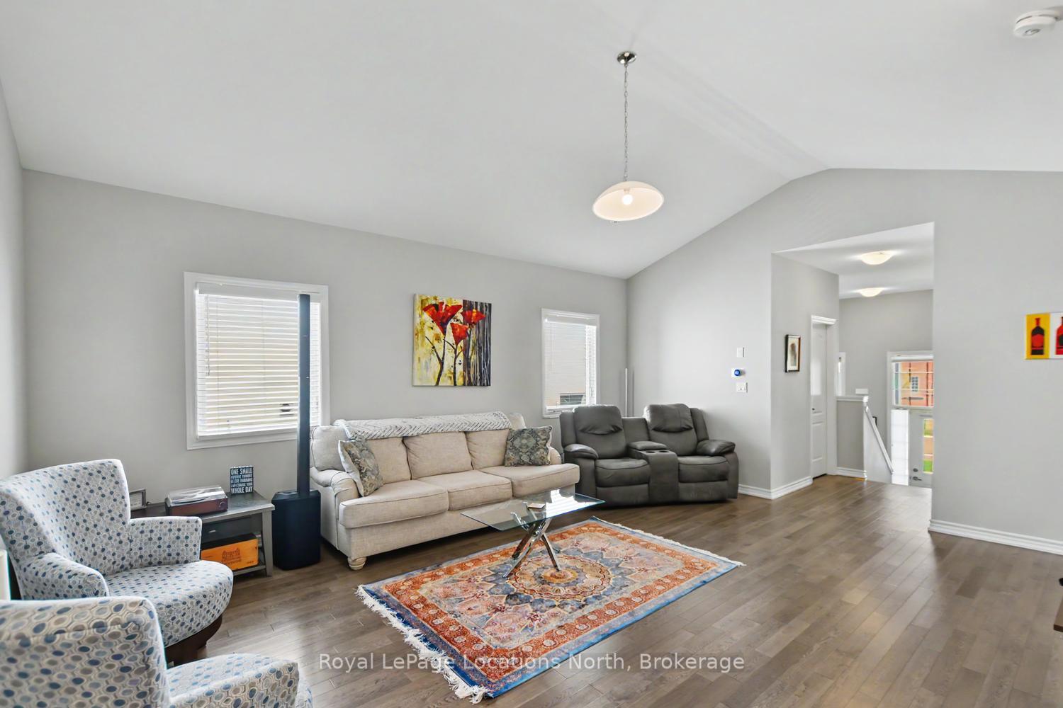 Photo 7 of 214 Springfield Crescent, Clearview, Stayner — HOMEH