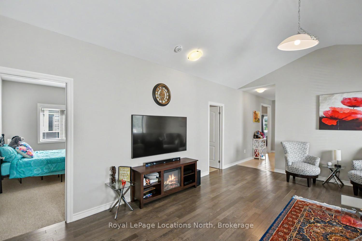 Photo 10 of 214 Springfield Crescent, Clearview, Stayner — HOMEH