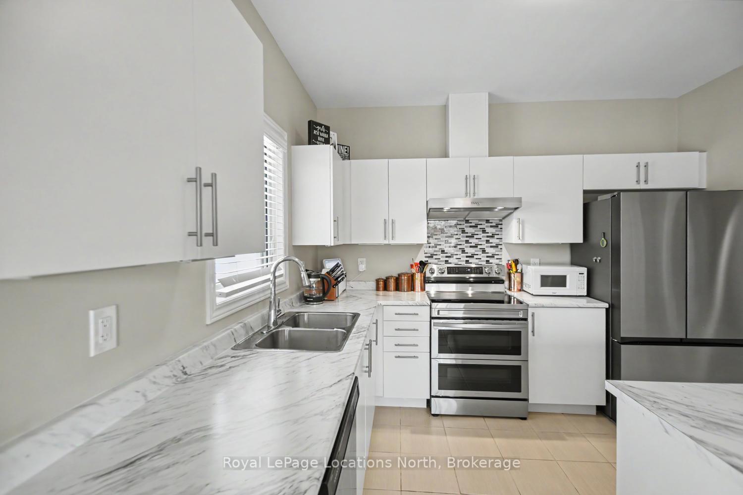 Photo 23 of 214 Springfield Crescent, Clearview, Stayner — HOMEH