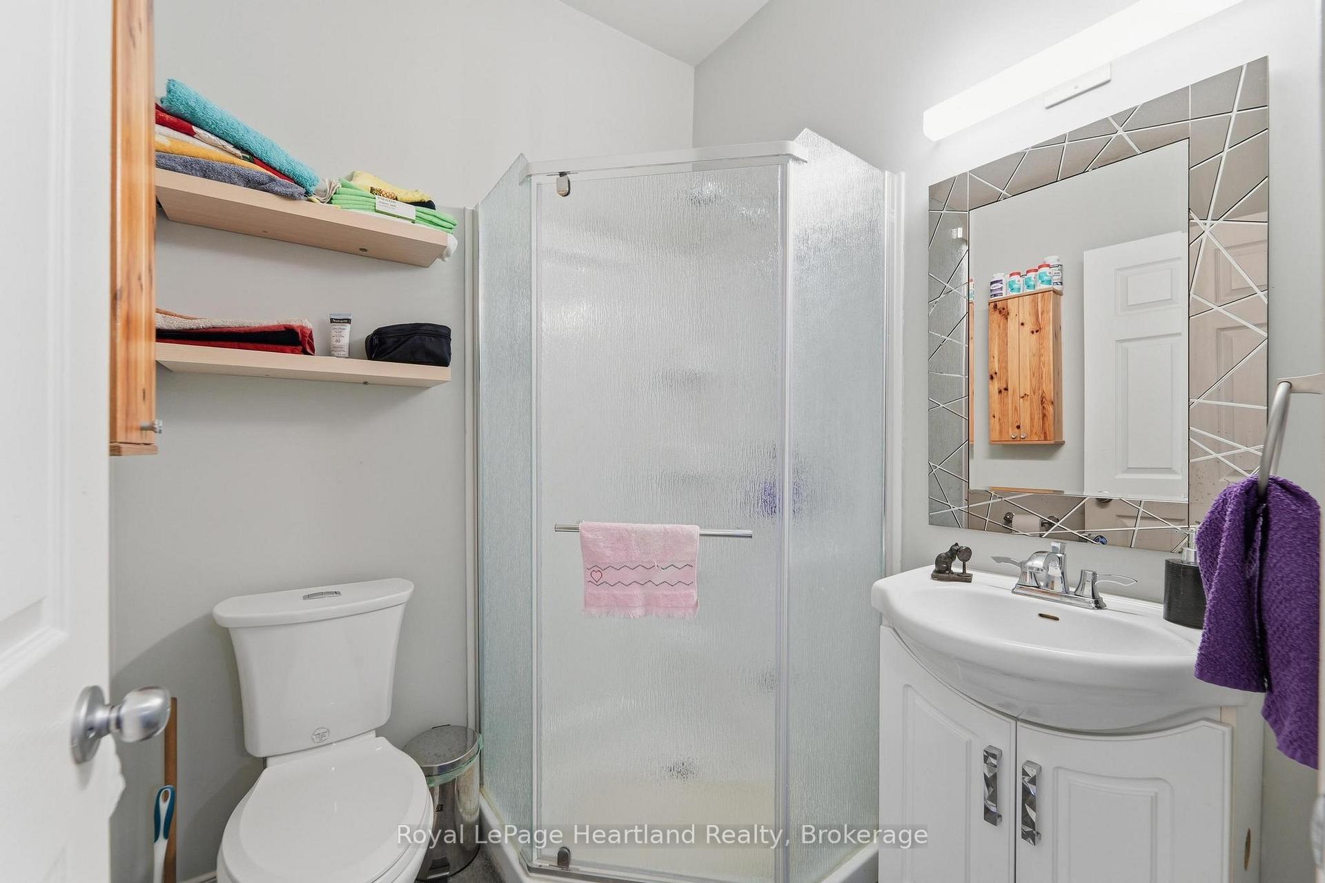 Photo 5 of 131 Rattenbury Street W, Central Huron, Clinton — HOMEH