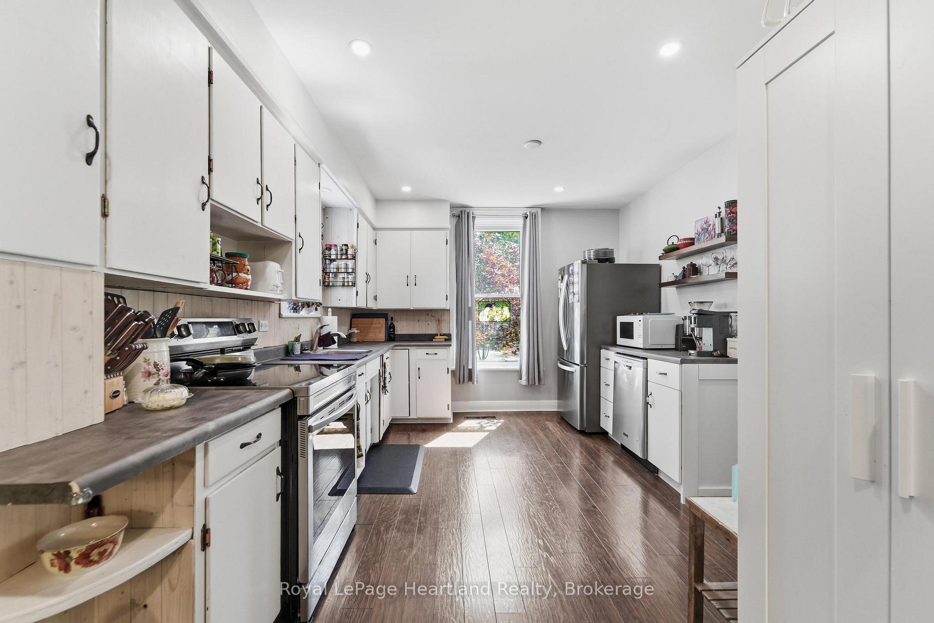 Photo 8 of 131 Rattenbury Street W, Central Huron, Clinton — HOMEH
