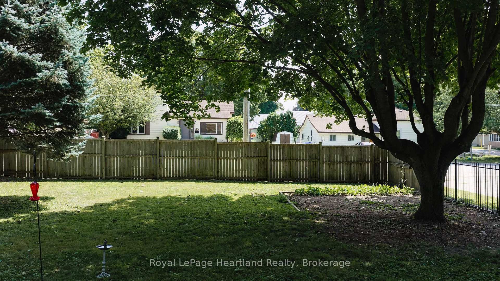 Photo 44 of 131 Rattenbury Street W, Central Huron, Clinton — HOMEH
