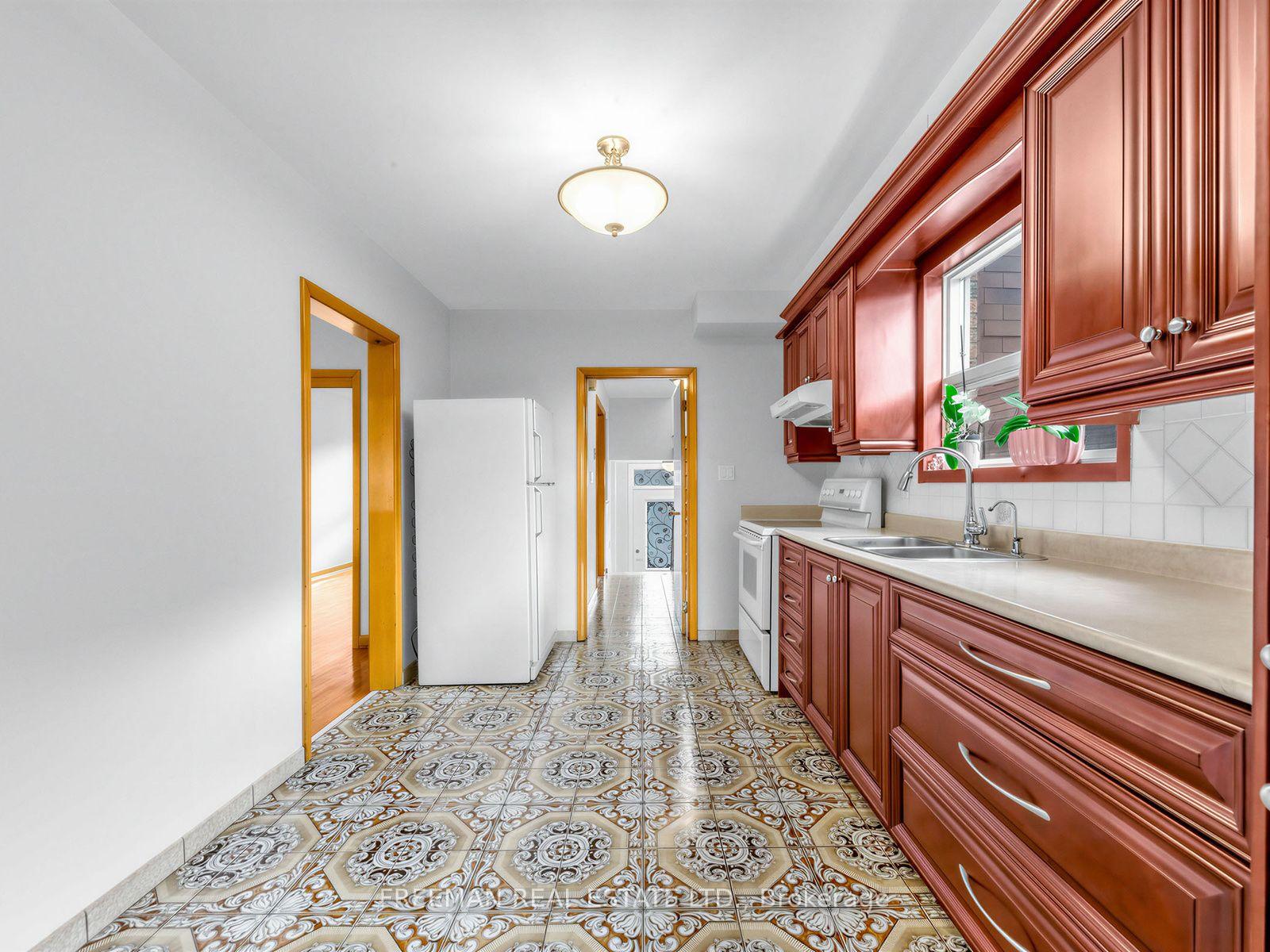 Photo 3 of 380 Glenholme Avenue, Toronto, Oakwood Village — HOMEH