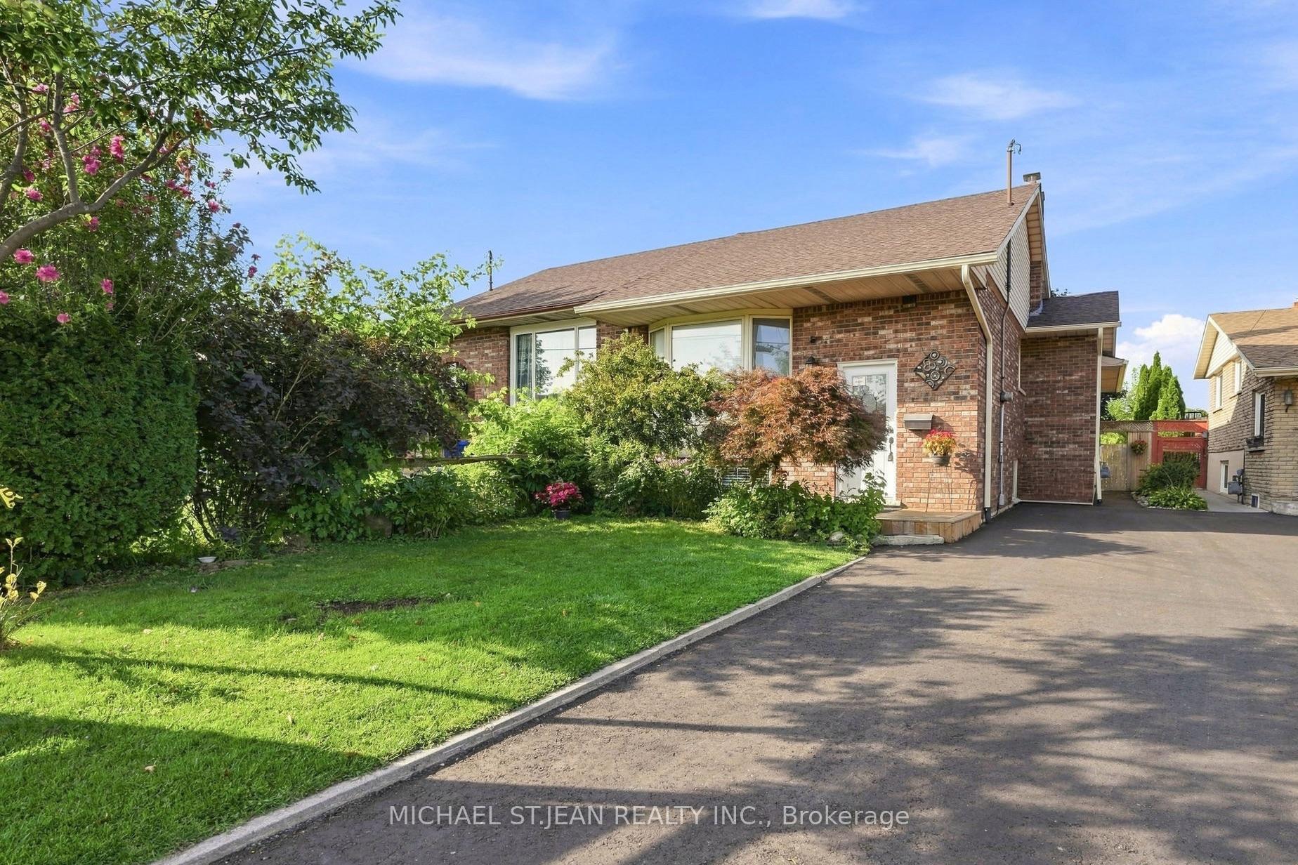 Photo 3 of 50 Adis Avenue, Hamilton, Gurnett — HOMEH