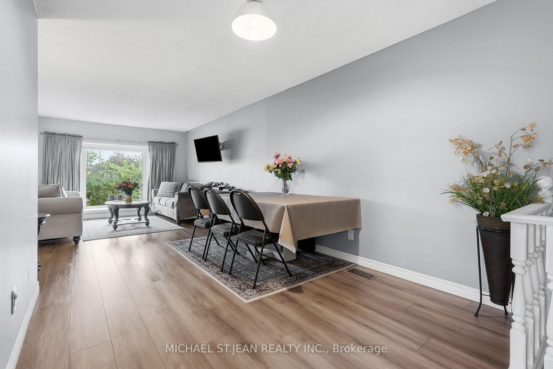 Photo 9 of 50 Adis Avenue, Hamilton, Gurnett — HOMEH