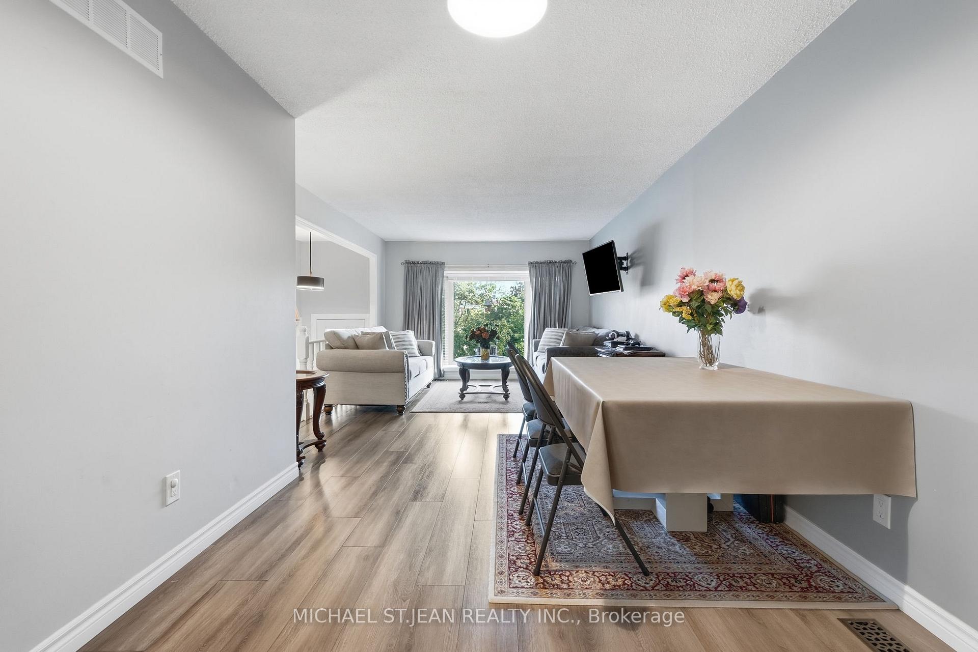 Photo 10 of 50 Adis Avenue, Hamilton, Gurnett — HOMEH