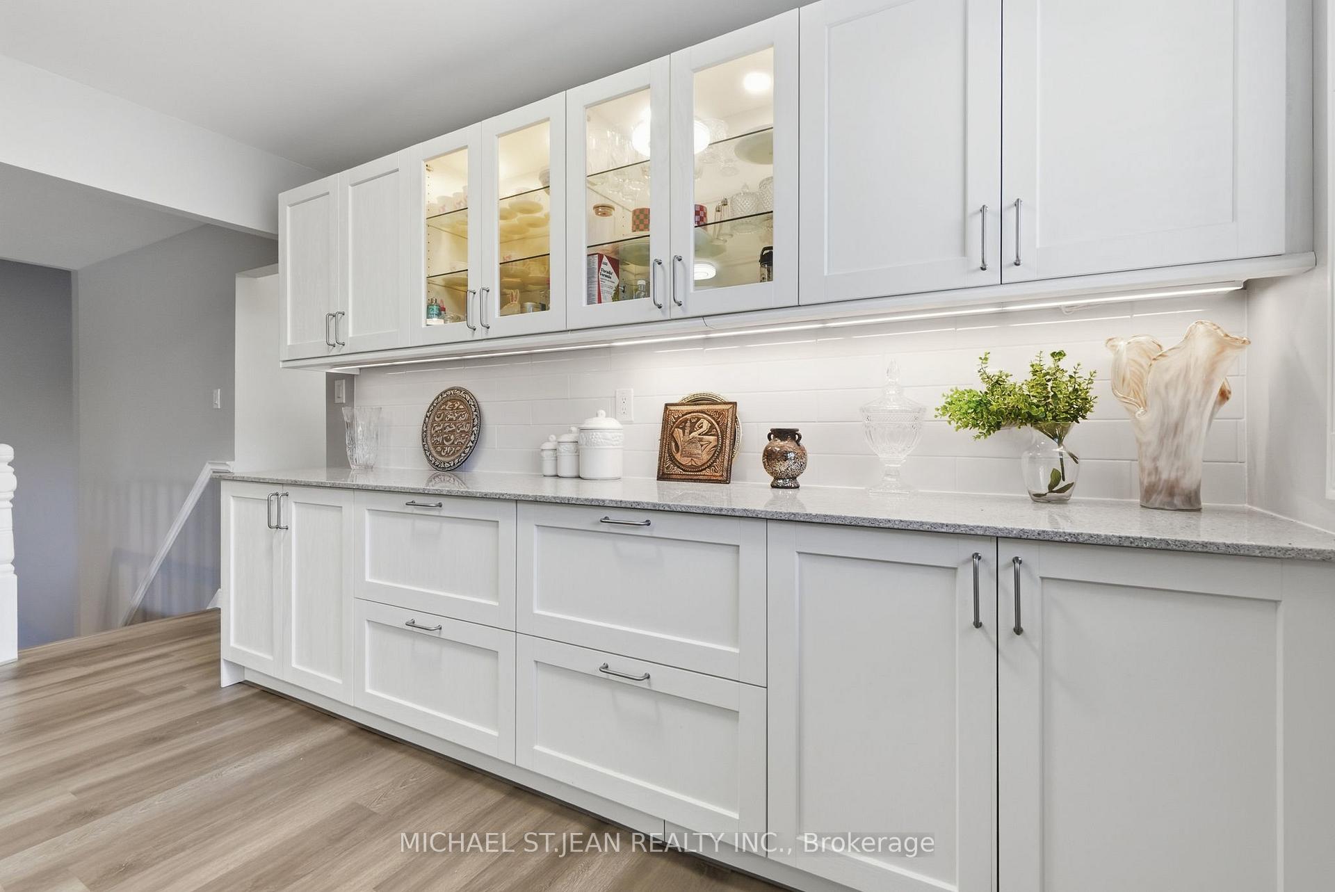 Photo 13 of 50 Adis Avenue, Hamilton, Gurnett — HOMEH