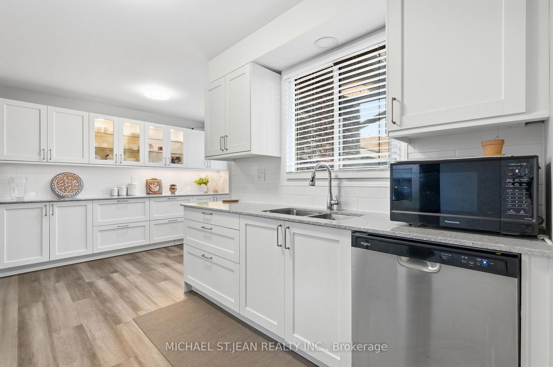 Photo 15 of 50 Adis Avenue, Hamilton, Gurnett — HOMEH