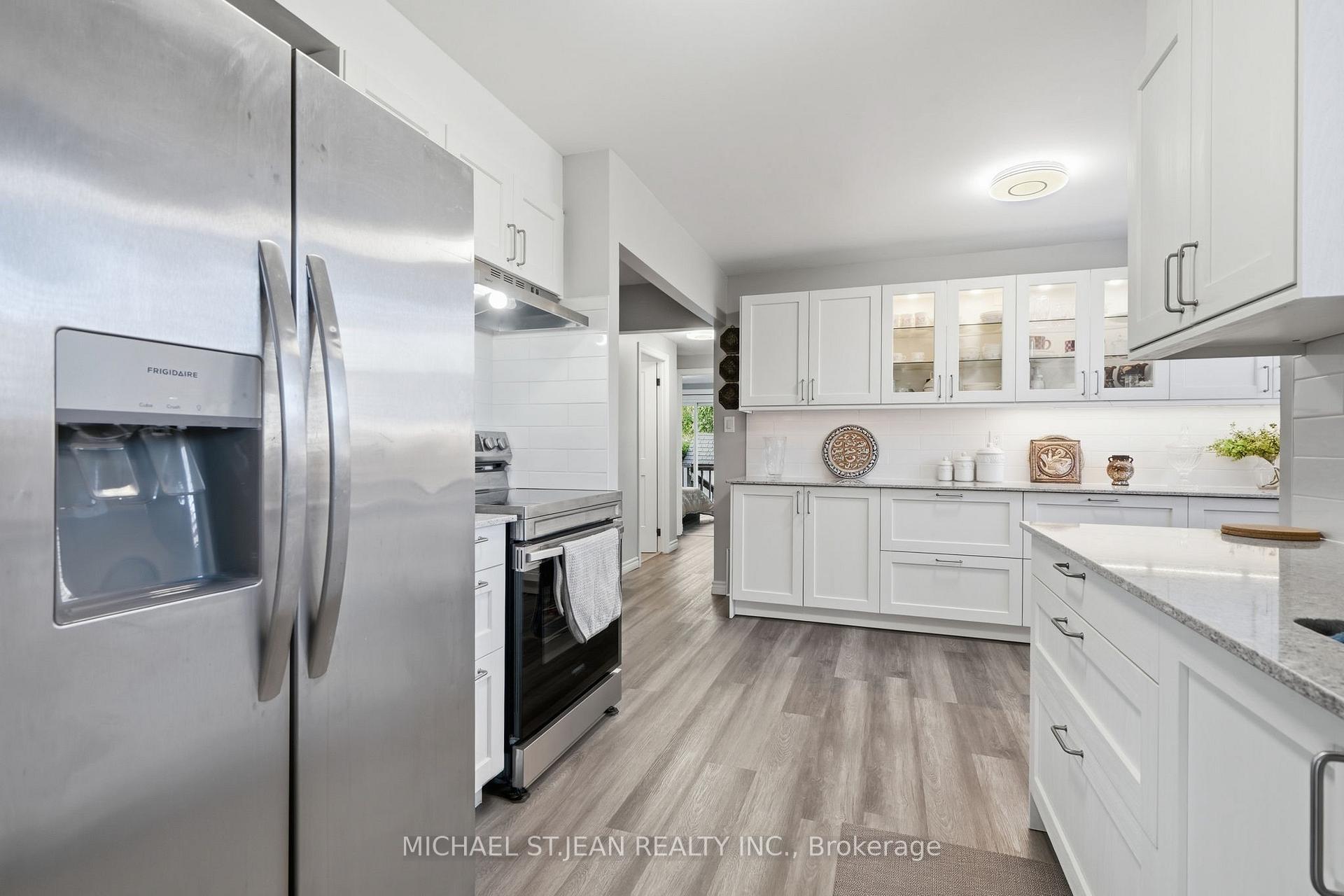 Photo 16 of 50 Adis Avenue, Hamilton, Gurnett — HOMEH