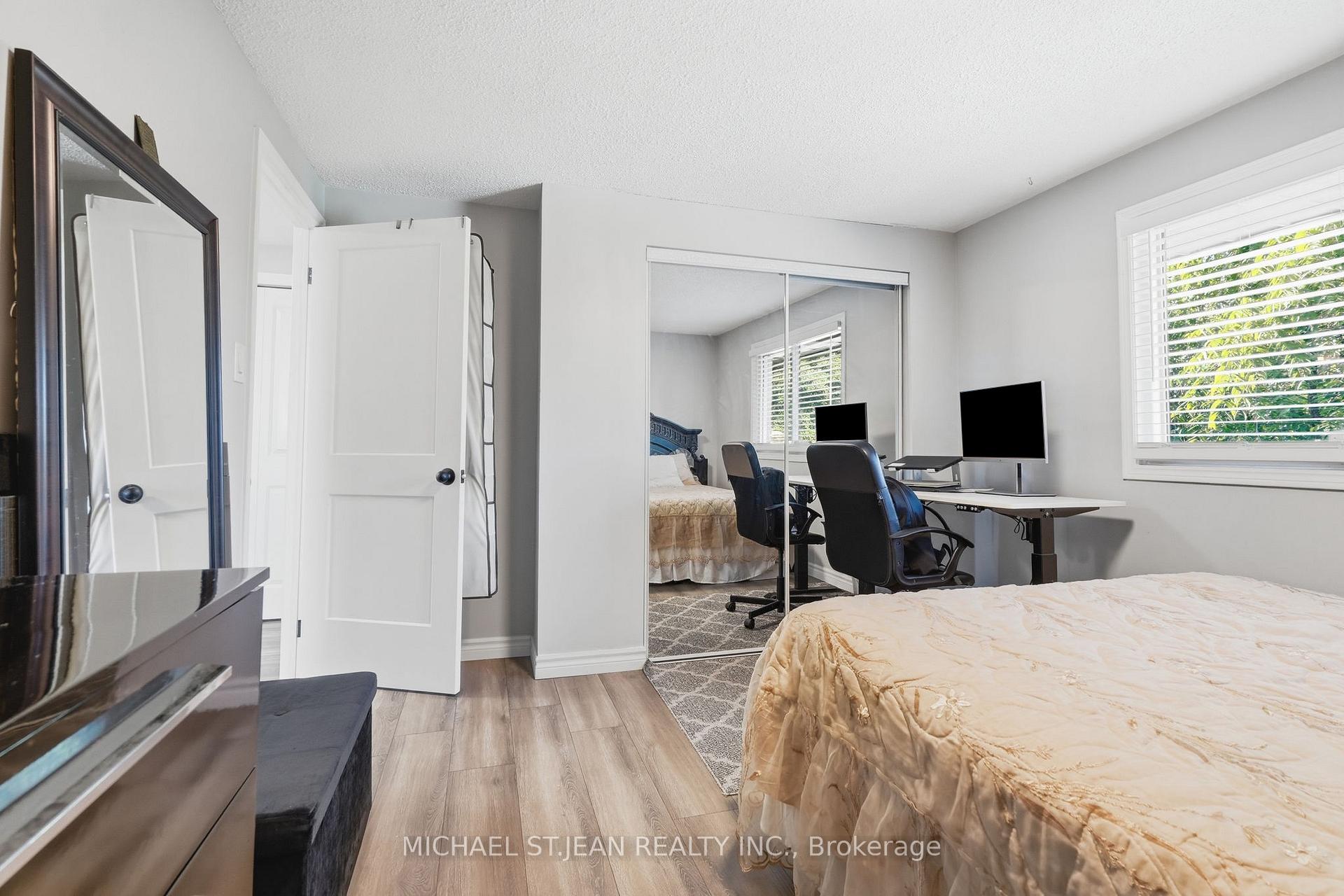 Photo 23 of 50 Adis Avenue, Hamilton, Gurnett — HOMEH