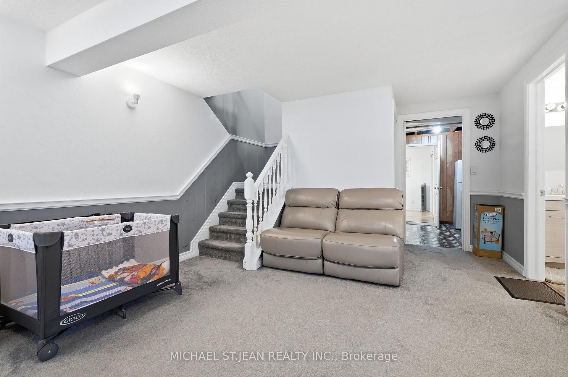 Photo 27 of 50 Adis Avenue, Hamilton, Gurnett — HOMEH