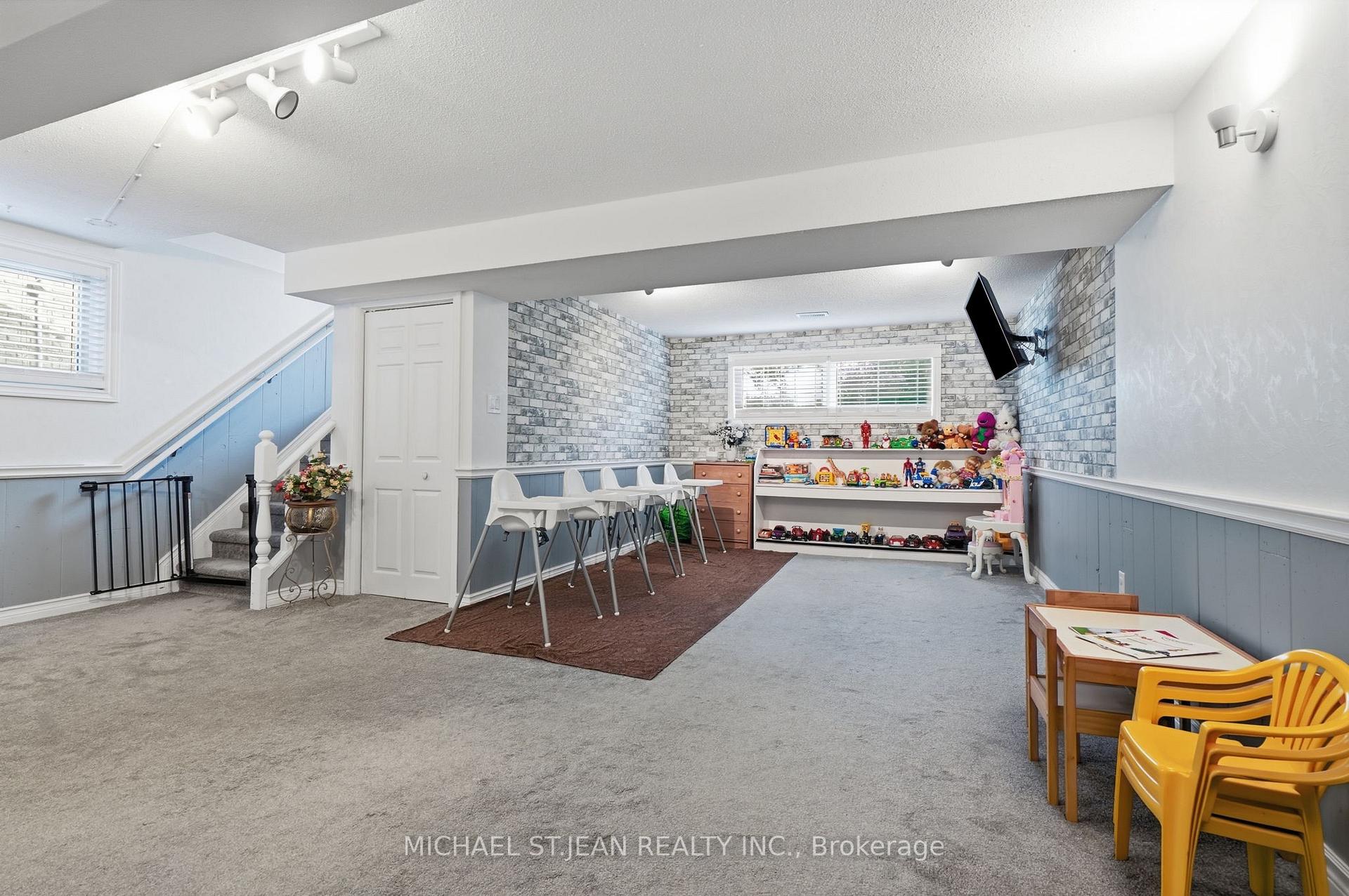Photo 28 of 50 Adis Avenue, Hamilton, Gurnett — HOMEH