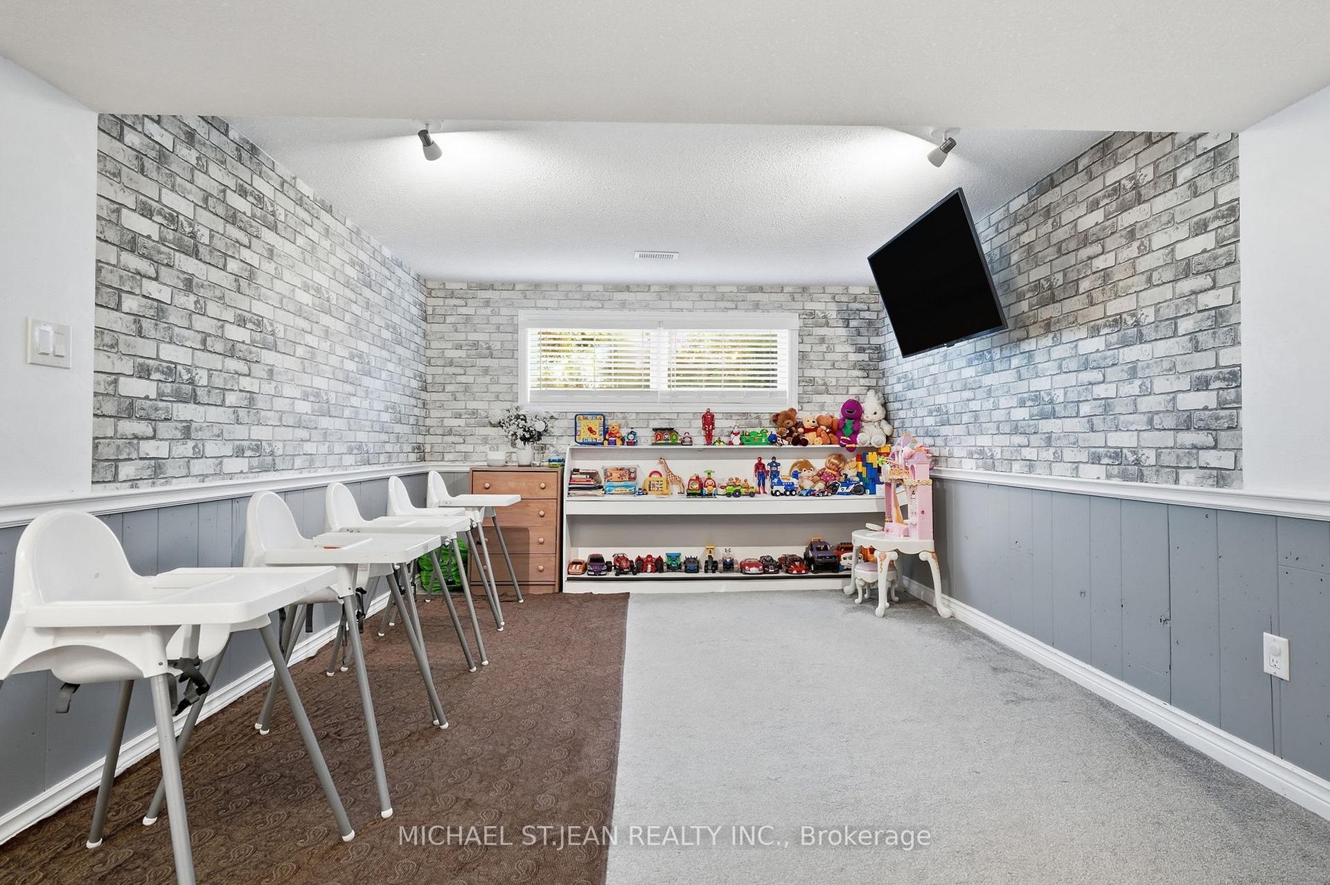 Photo 30 of 50 Adis Avenue, Hamilton, Gurnett — HOMEH