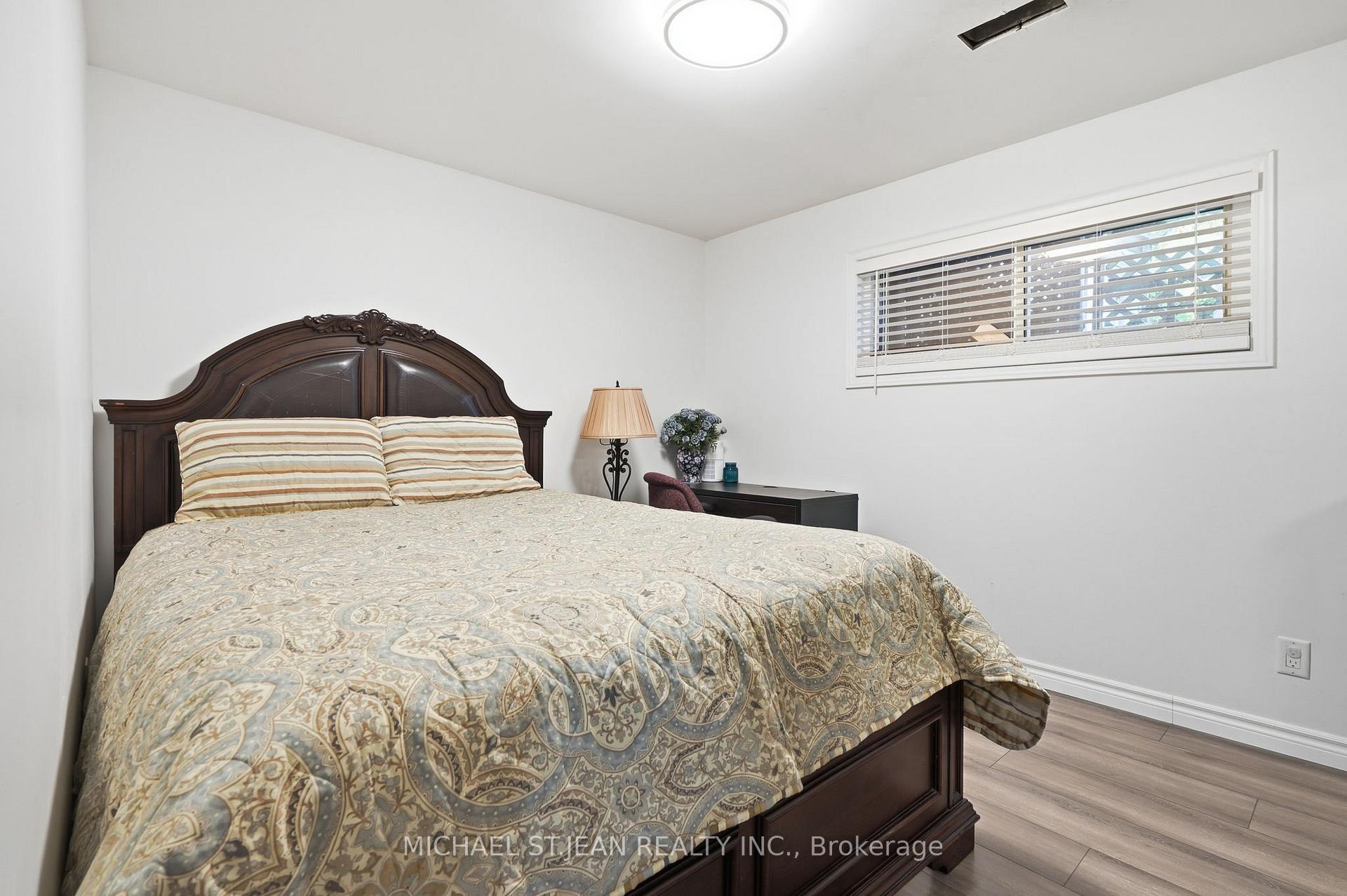 Photo 36 of 50 Adis Avenue, Hamilton, Gurnett — HOMEH